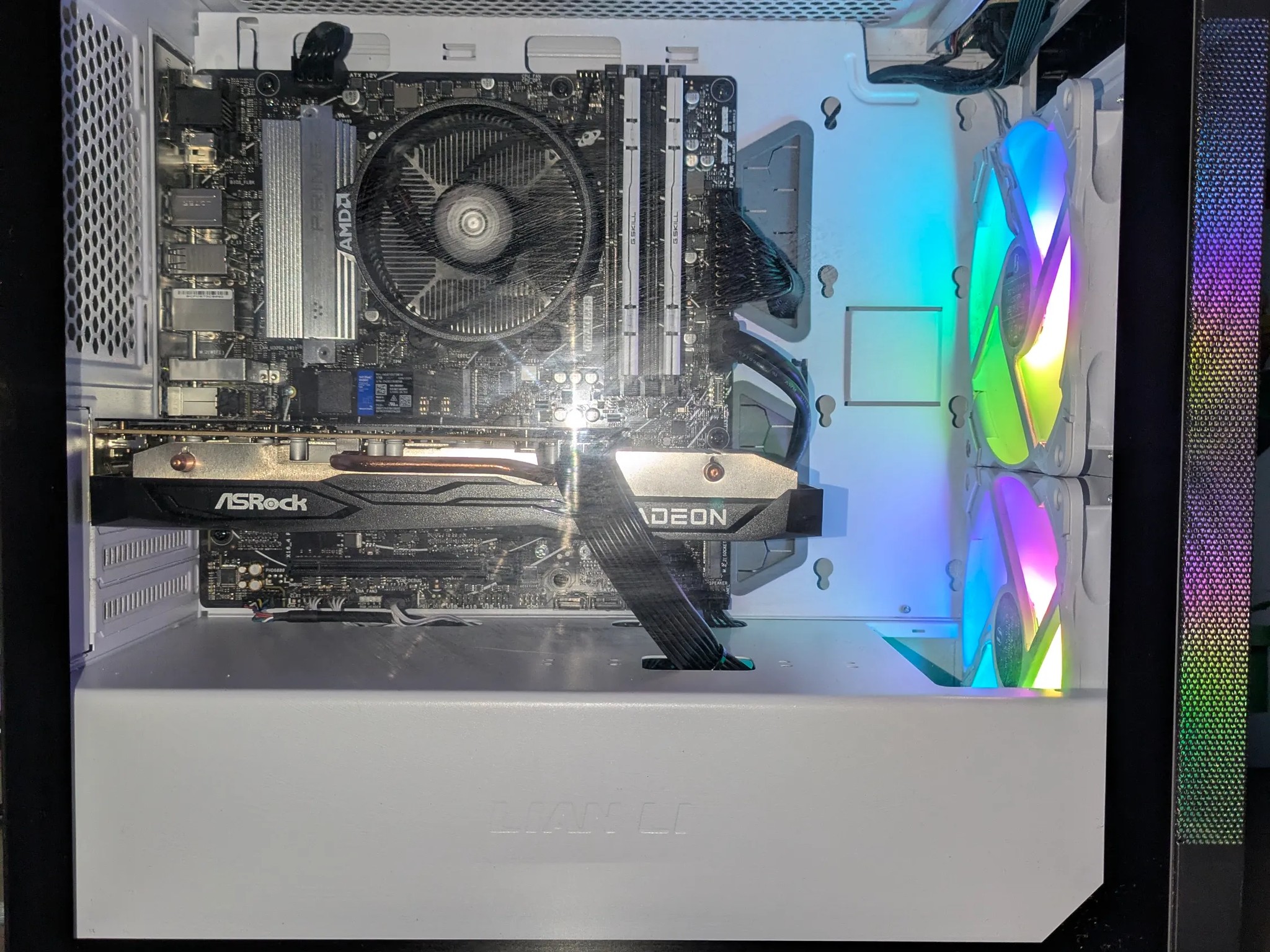 🐼 Ryzen 5 9600X | RX 6650 XT |32GB DDR5 | 1TB SSD | 650W GOLD 🐼