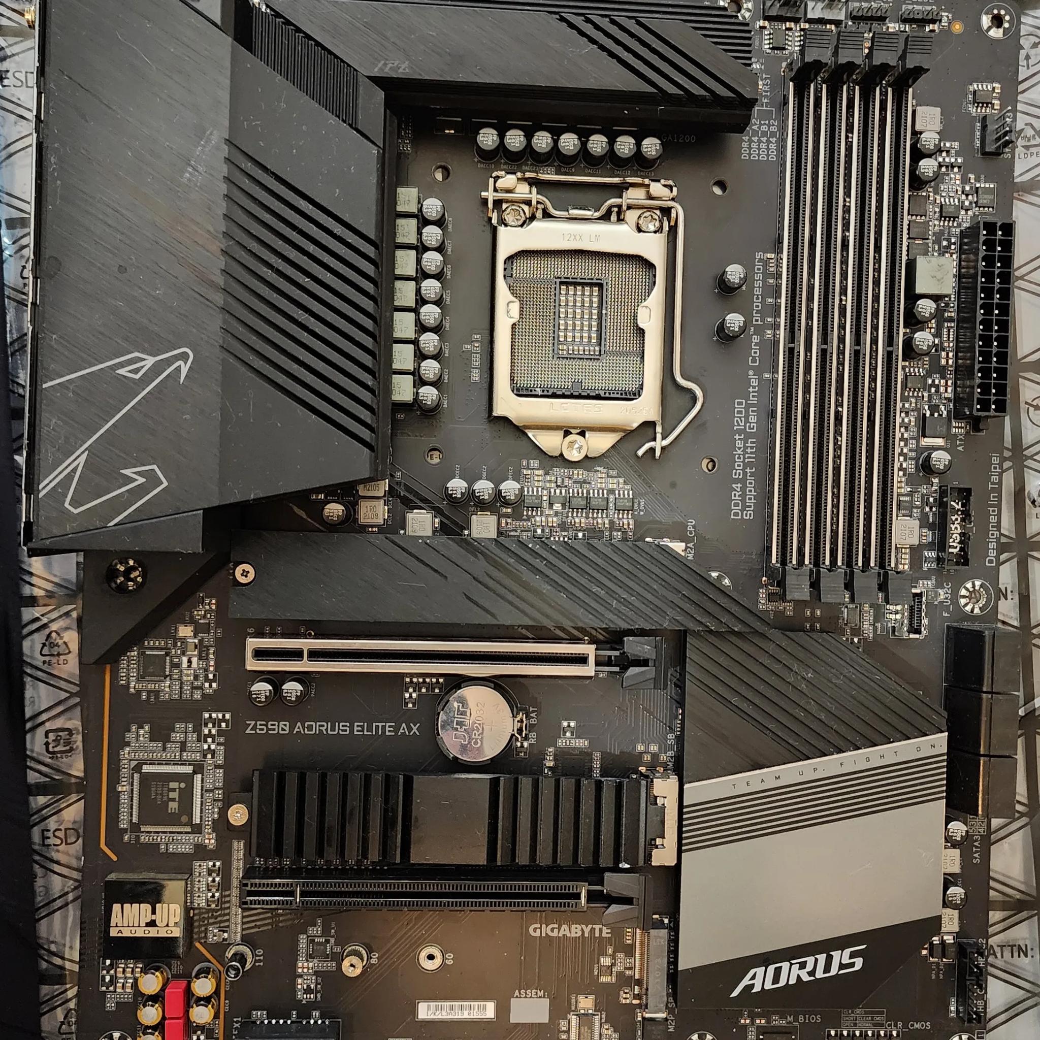 GIGABYTE Z590 AORUS ELITE AX Intel Z590