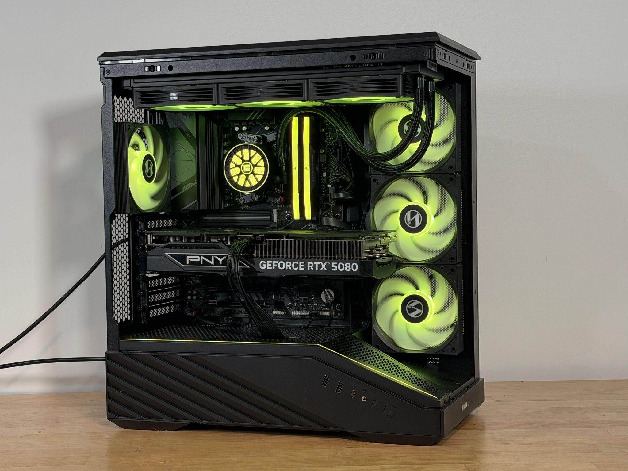 GeForce RTX 5080 - Ryzen 7 9800X3D Gaming PC