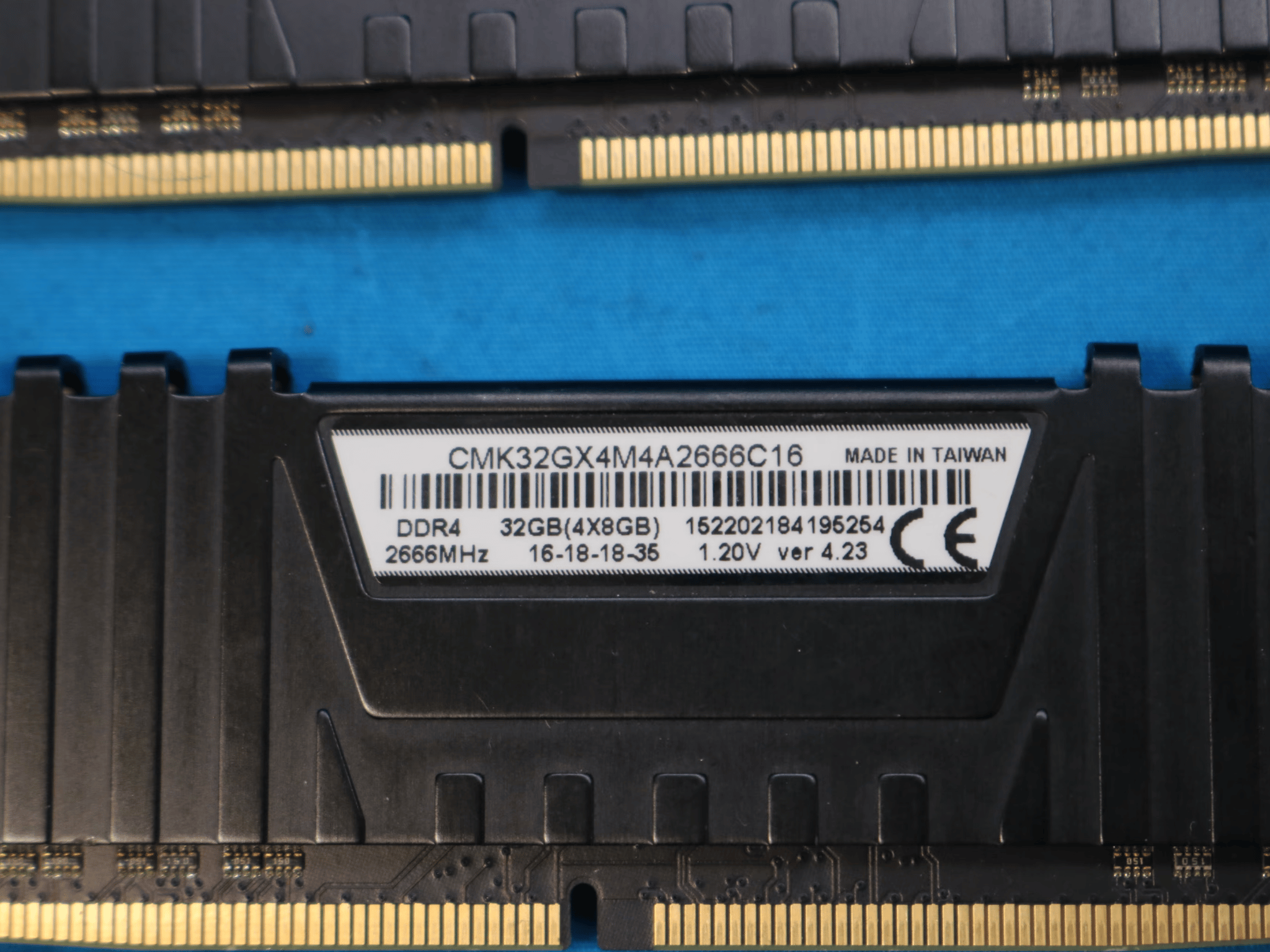 Corsair Vengeance LPX 32GB (4x8GB) DDR4 2666MHz CL16 1.20V Desktop RAM CMK32GX4M4A2666C16 ver. 4.23