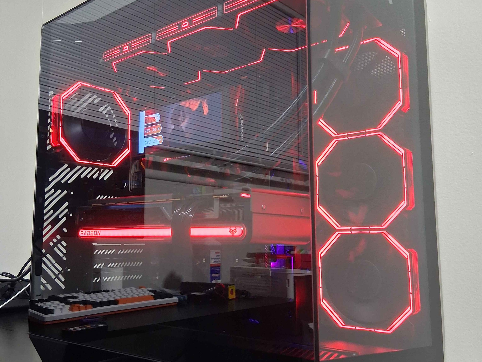 Gaming PC Ryzen 7 5700x 32GB DDR4 / 1TB SSD / SAPPHIRE RX 7800 XT 16GB / WINDOWS 11 / WIFI