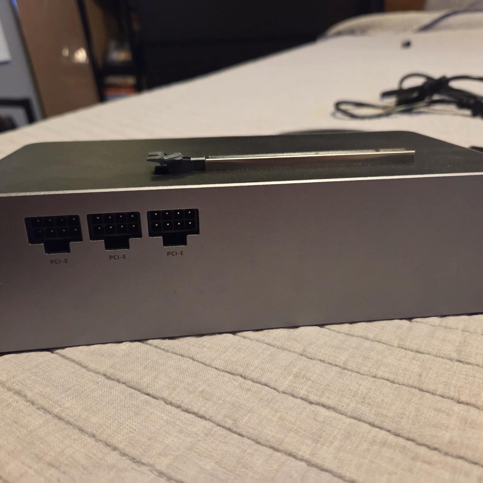 AOOSTAR EGPU AG02 500w | Silver & Black | Used Like New