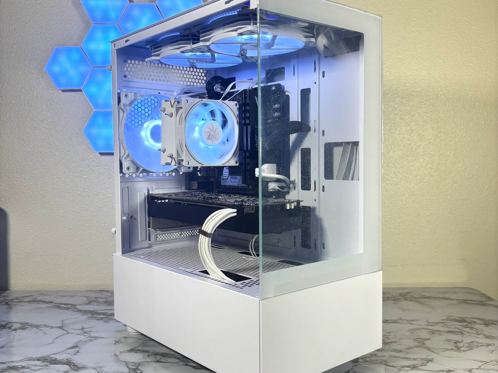 ⚪️⚪️ | Ryzen 5 2600 + GTX 1070 8GB | 16GB | WiFi INCLUDED