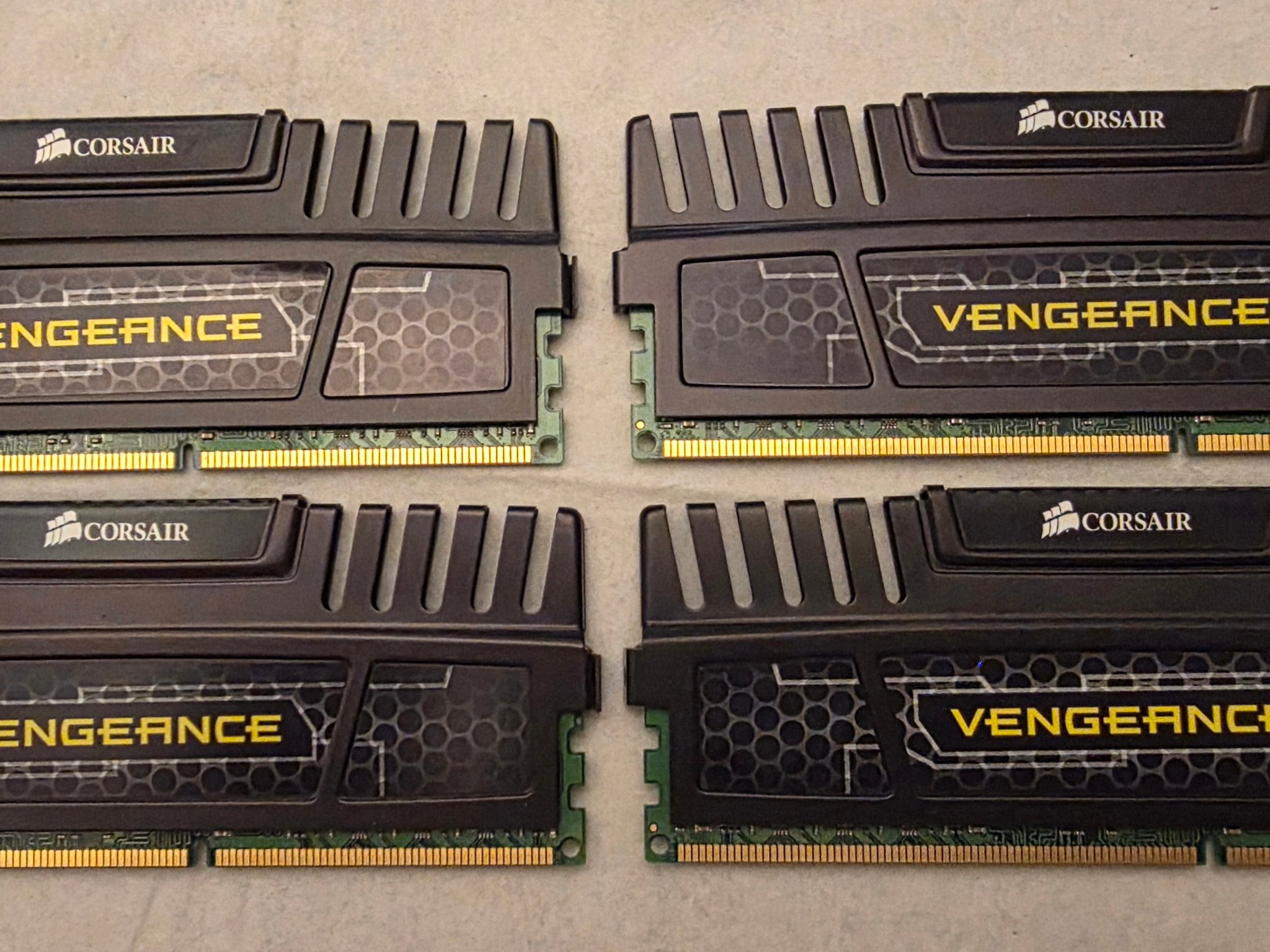 Corsair Vengeance DDR3 16GB (4x4GB) 1600MHz PC3-12800 Desktop RAM Memory DIMM