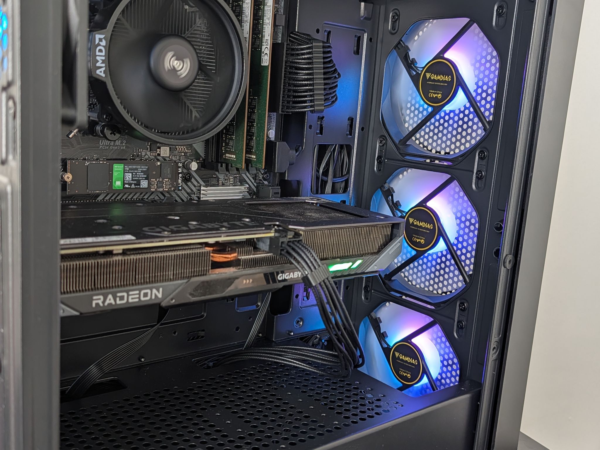 RX 9060 XT 8GB | Ryzen 5 5500 | 32GB DDR4 | 1TB NVME M2 SSD | Wi-Fi Bluetooth | Custom Gaming PC