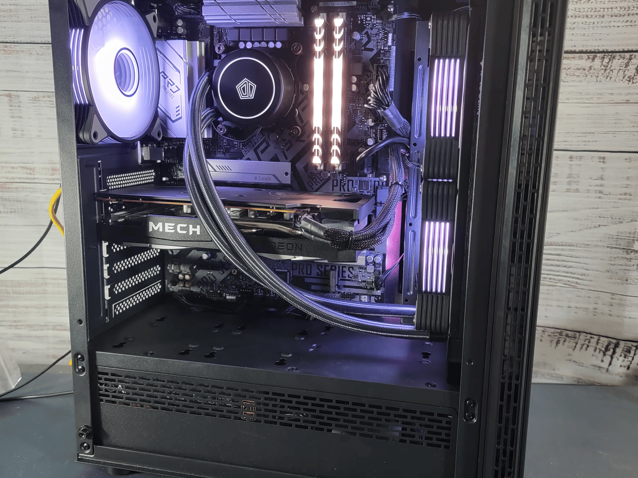 Humble Bumble: (i5-10400F + RX 6600) Midrange Custom Gaming PC