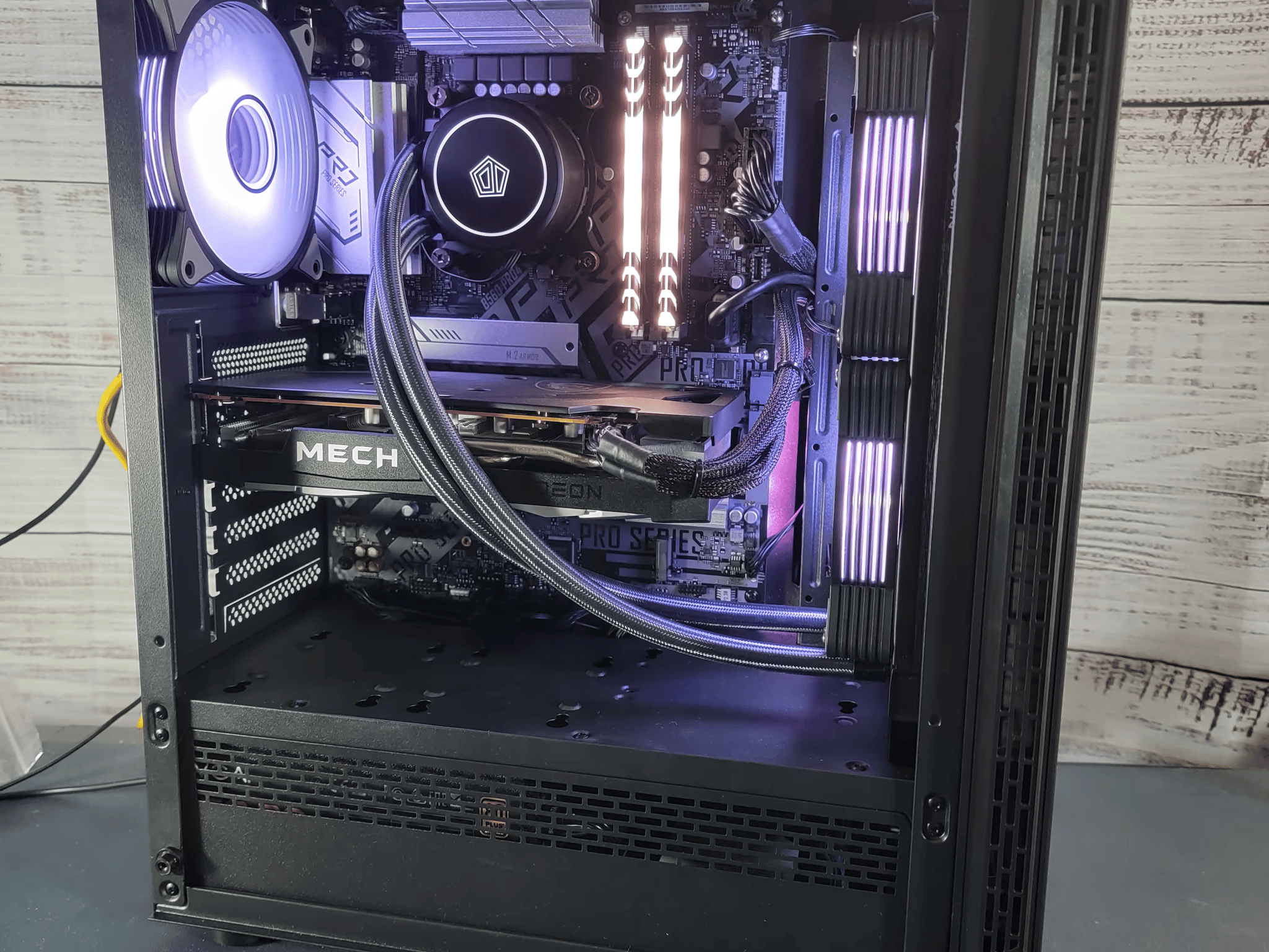 Humble Bumble: (i5-10400F + RX 6600) Midrange Custom Gaming PC