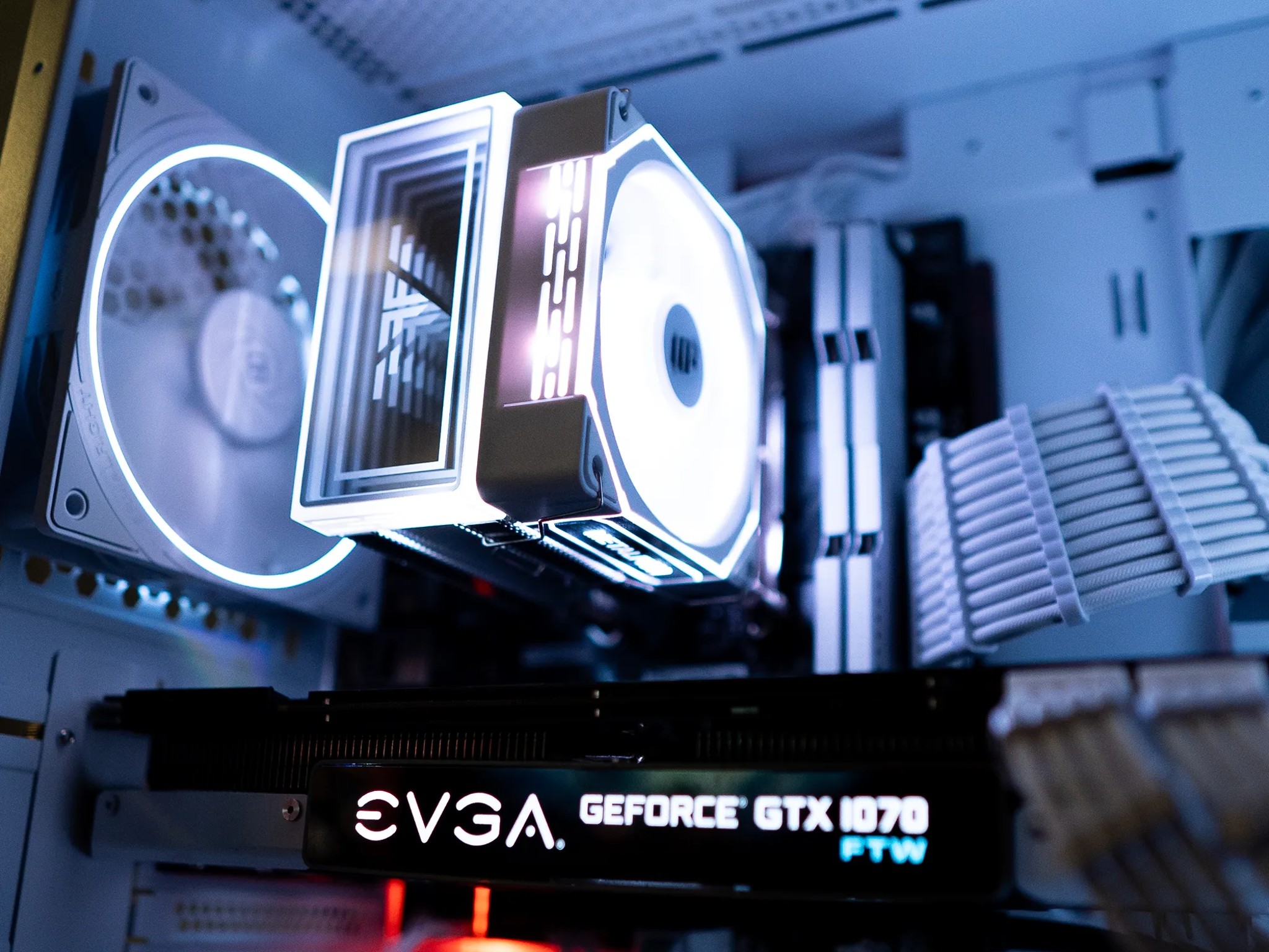 ❄️🌨 | GTX 1070 8GB FTW | RYZEN 5 3500X | 16GB DDR4 RAM | 256GB NVME + 2TB HDD | Arctic Freeze 2.0