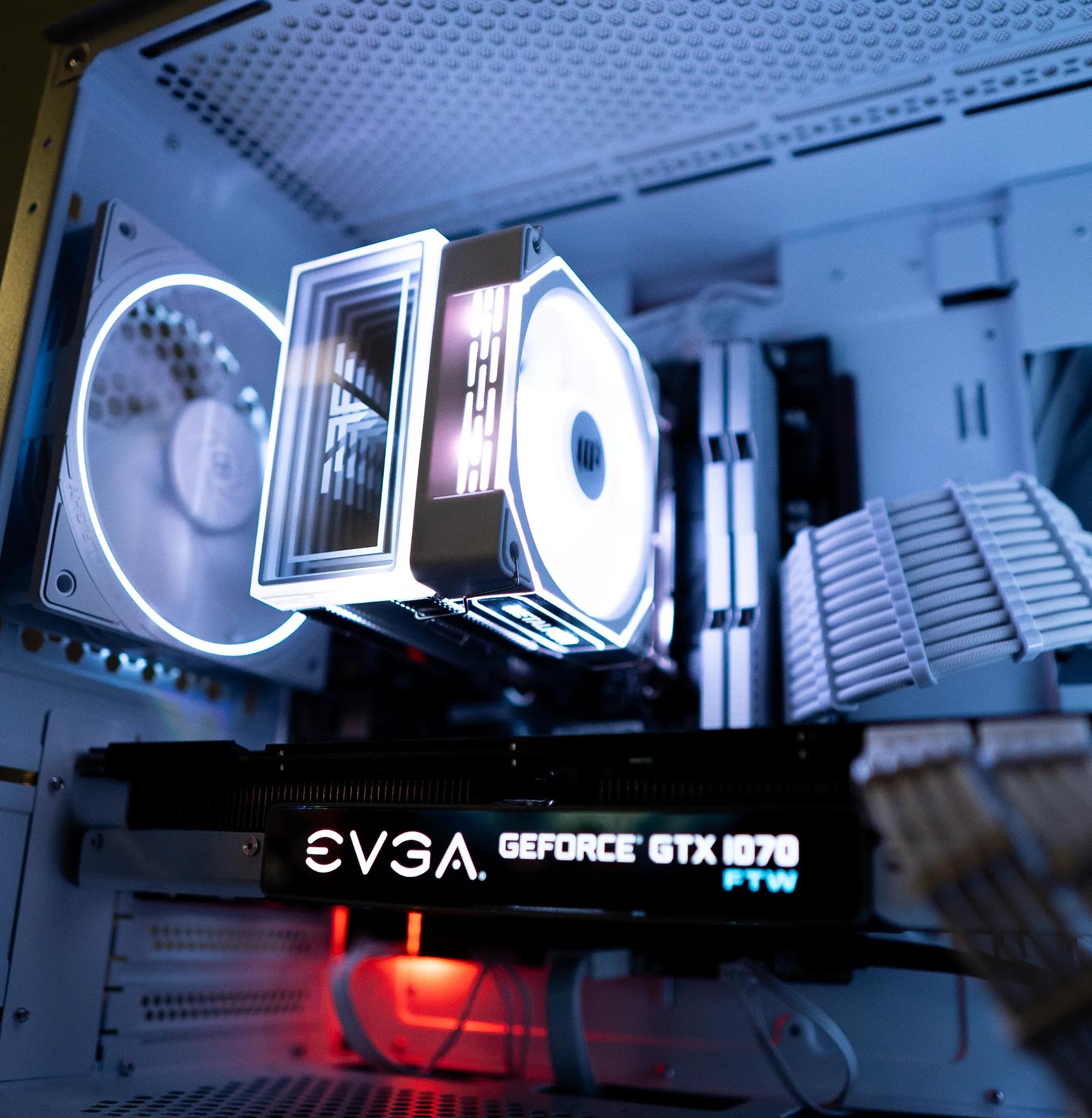 ❄️🌨 | GTX 1070 8GB FTW | RYZEN 5 3500X | 16GB DDR4 RAM | 256GB NVME + 2TB HDD | Arctic Freeze 2.0