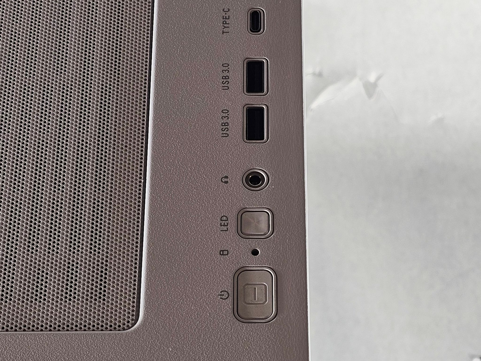 White CyberPower RGB PC Case w\ 4 RGB Fans