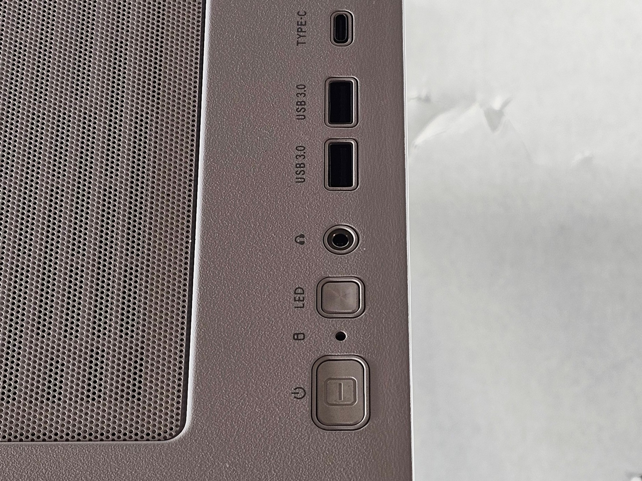 White CyberPower RGB PC Case w\ 4 RGB Fans