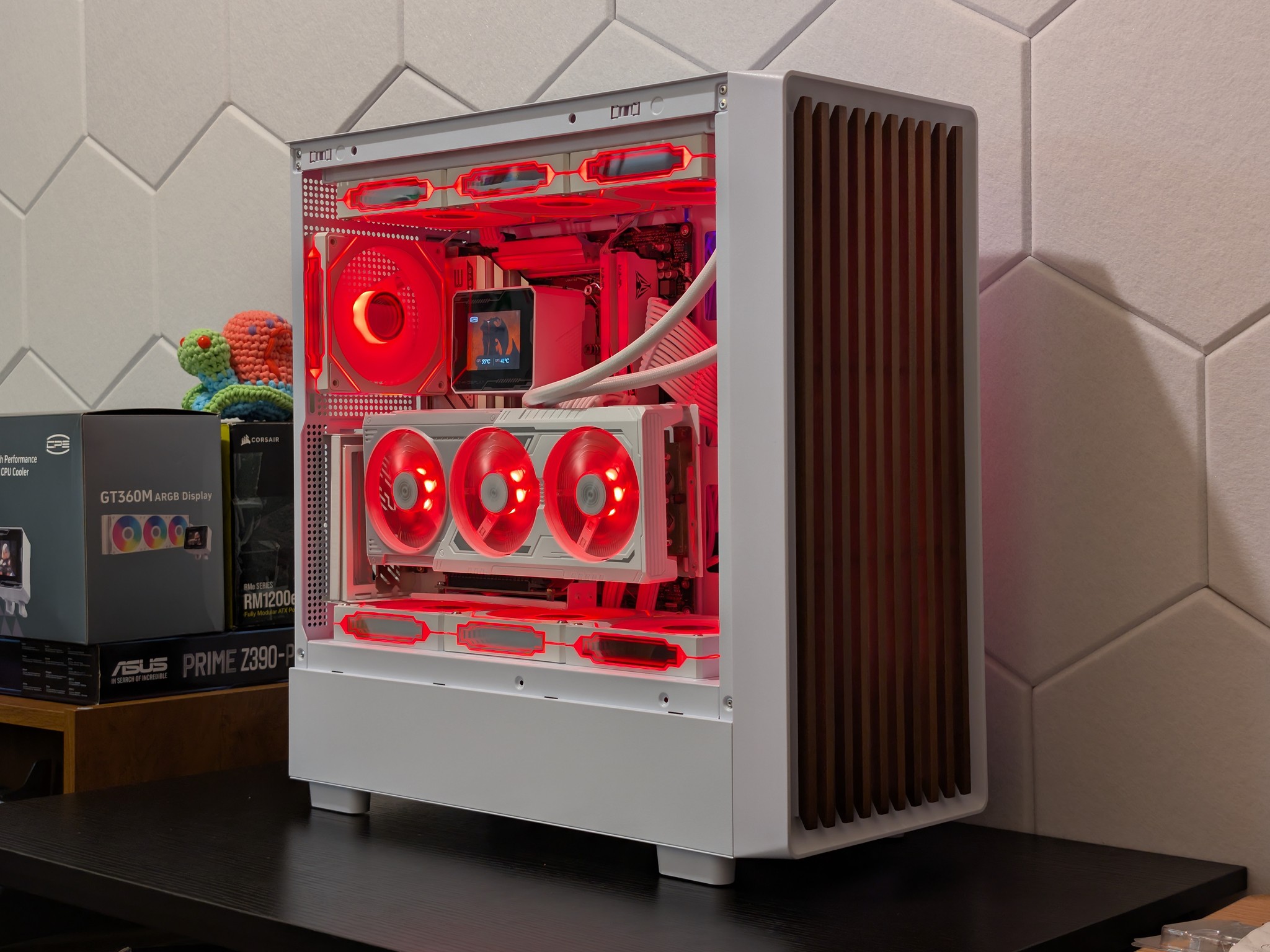 🐻‍❄️🪵4K Gaming Beast | RX 9070XT | Ryzen 7 7800X3D | 2TB SSD | 32GB RAM | WiFi 6 & BT🪵🐻‍❄️