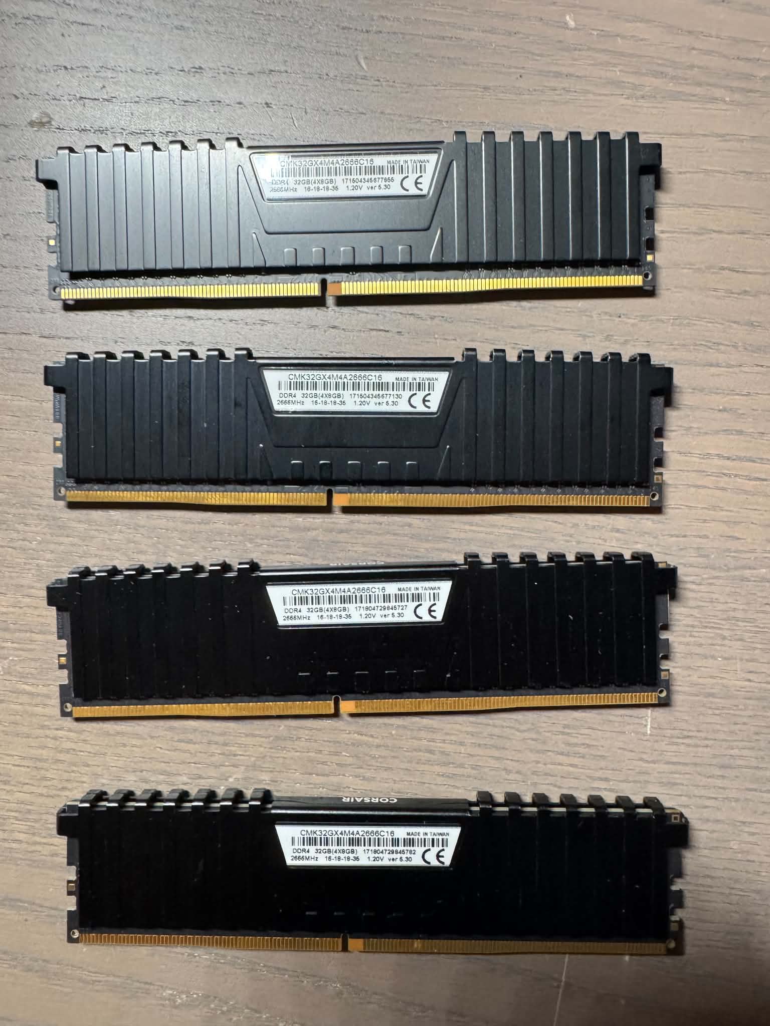 Corsair Vengeance LPX 32GB (4X8GB) DDR4 RAM 2666MHz (CMK32GX4M4A2666C16)