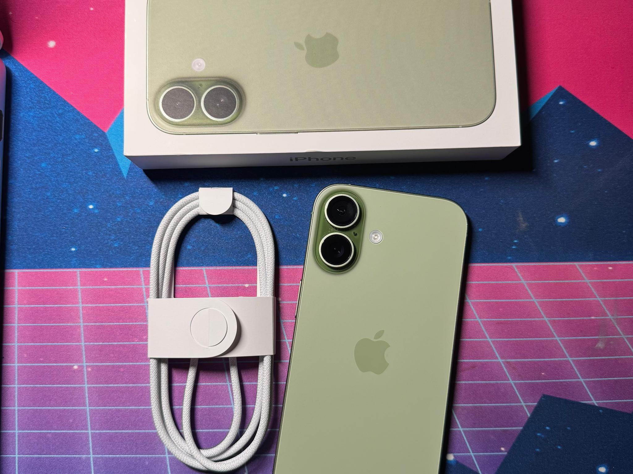 Apple iPhone 17 Sage Green 512GB UNLOCKED (Open-Box)