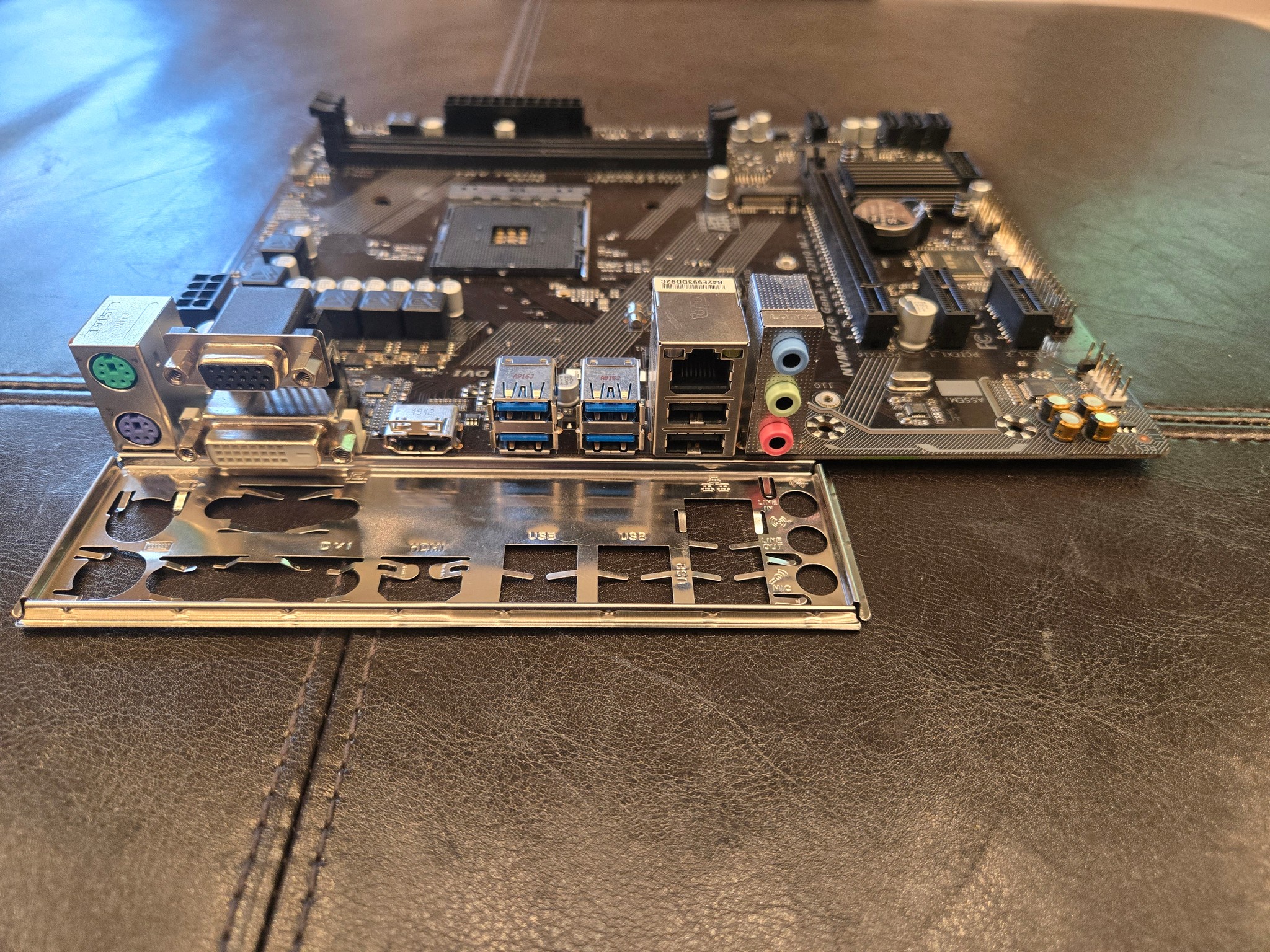 Gigabyte GA-A320M-S2H mATX Motherboard - Used, Read