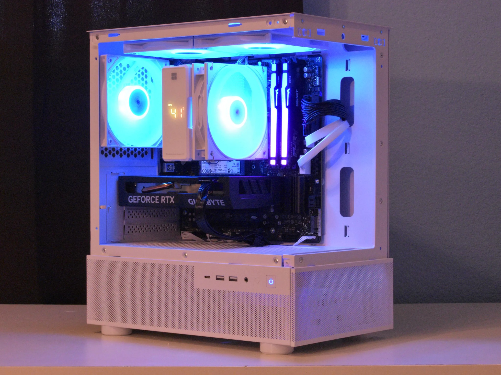 ⬜Whiteout v2⬜ Ryzen 5 7500F | RTX 4060 8GB | 16GB Ram 6000mhz | 1TB nVME Gen4 SSD | Win11 Pro + Wifi