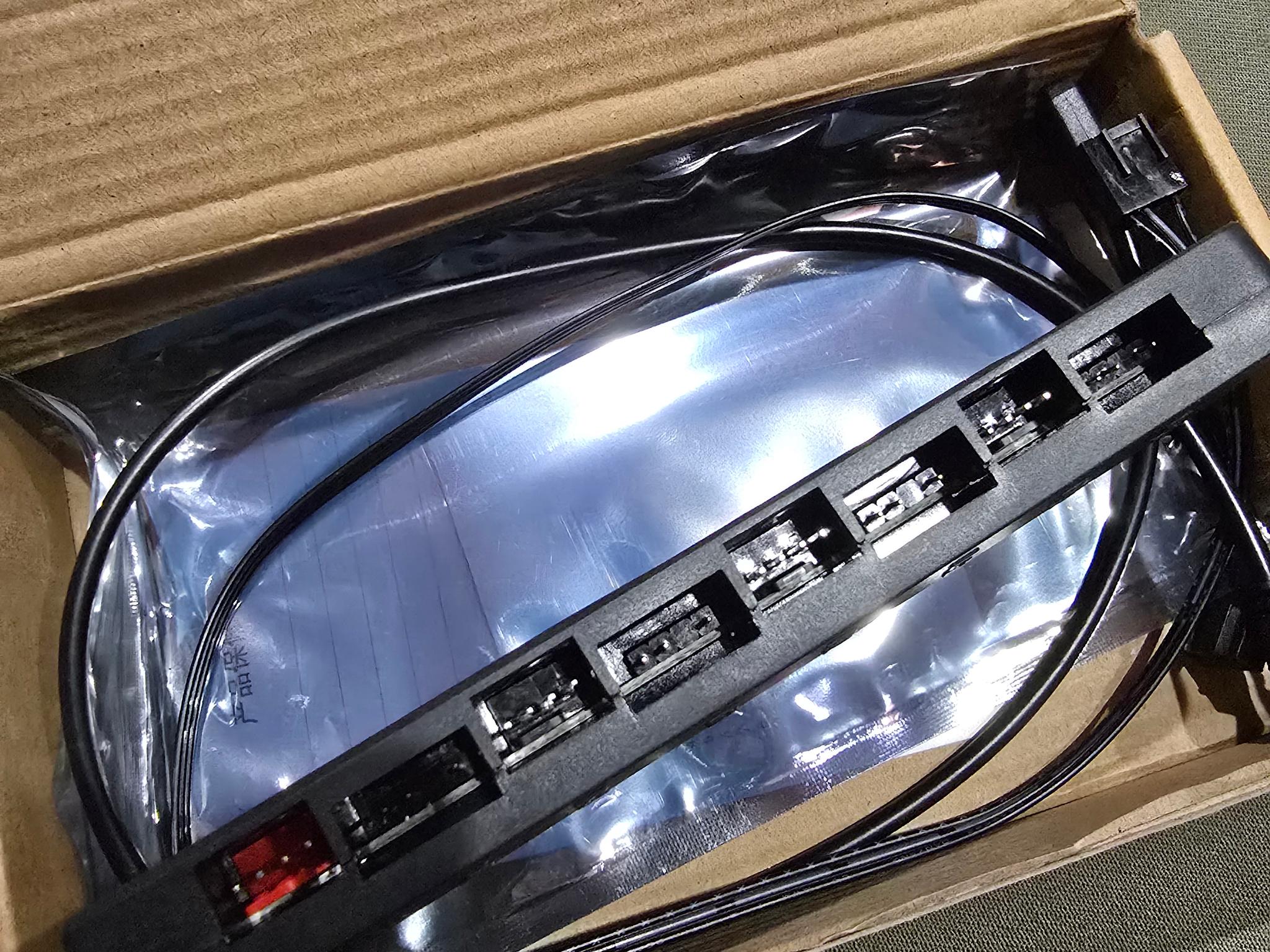 Thermalright ARGB Fan HUB Controller Support 8 Groups of Fans, 8-Port 4 Pin PC Fan Controller