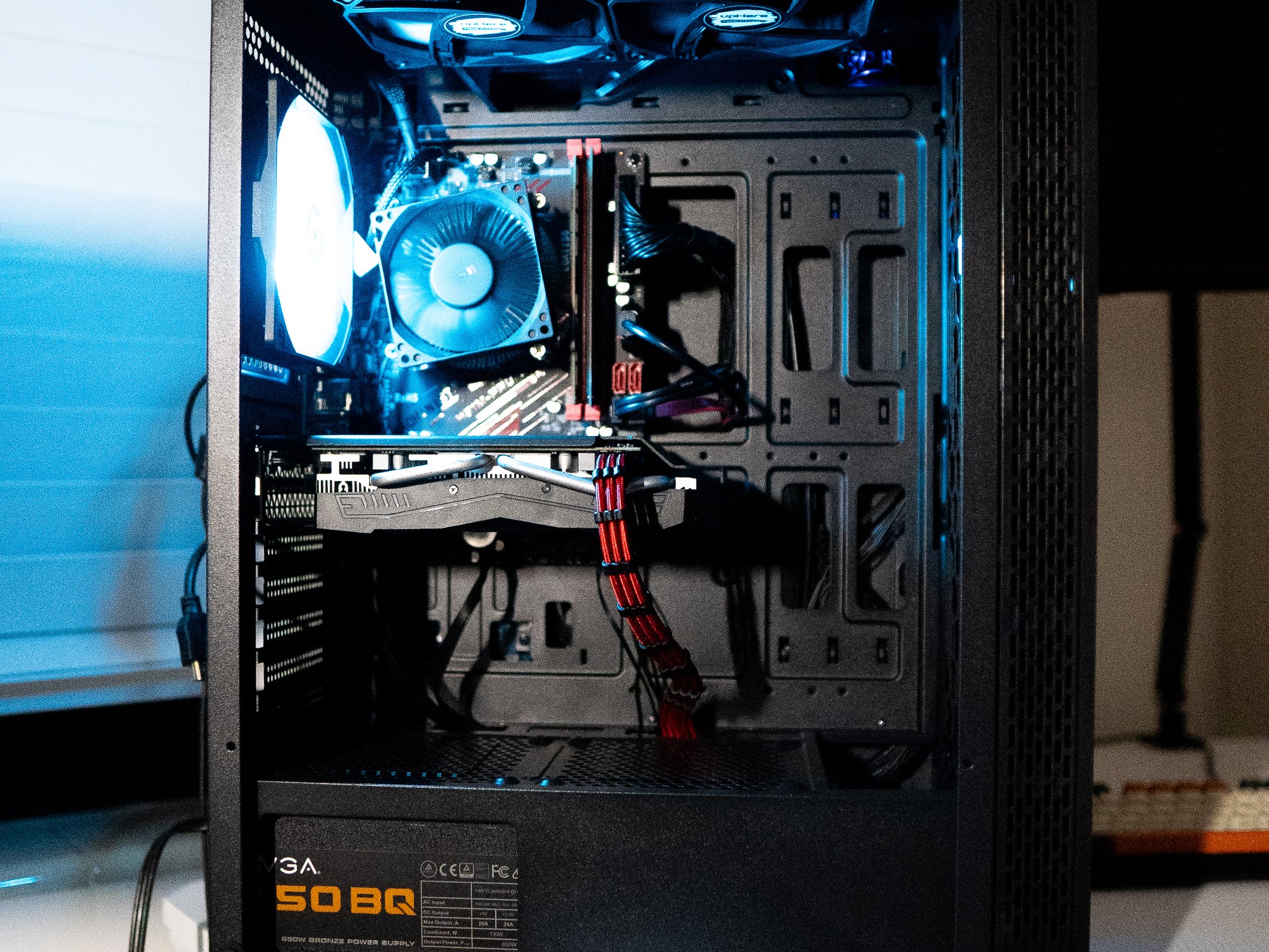 ⚫🔴 | RX 580 | INTEL i5 4670 | 12GB DDR3 RAM | 240GB SSD + 320GB HDD | Scarlet Dagger 2.0