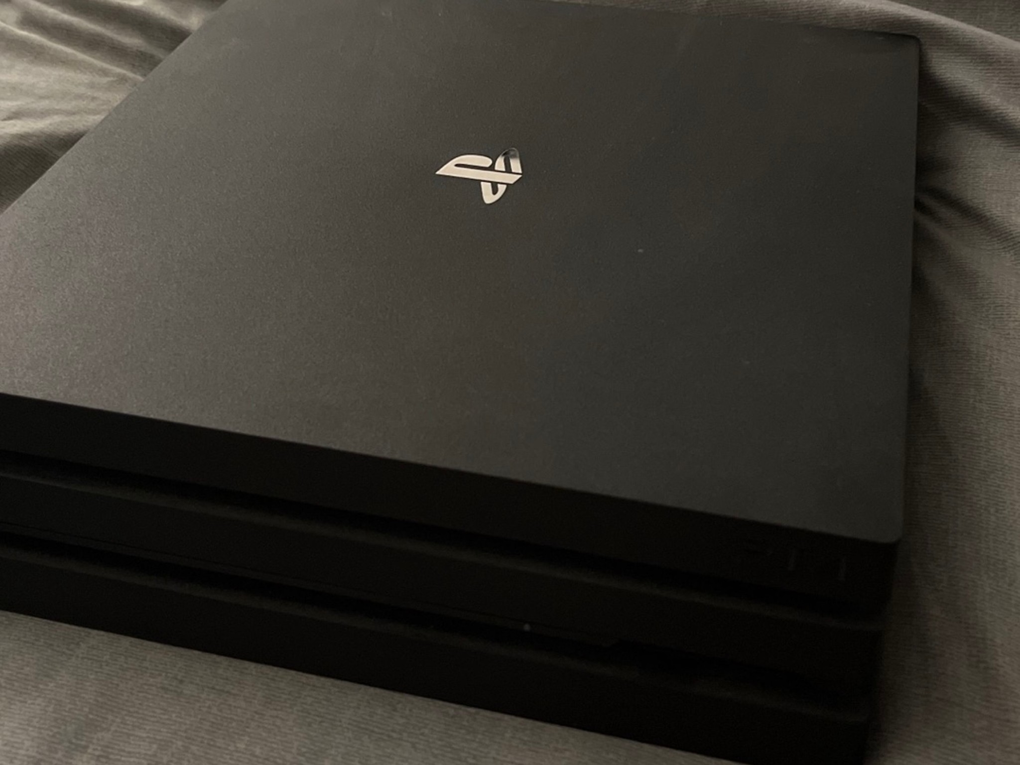 PS4 Pro 1 TB Black (Triple Decker Version)