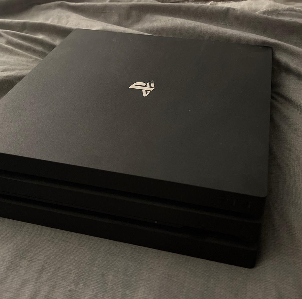 PS4 Pro 1 TB Black (Triple Decker Version)