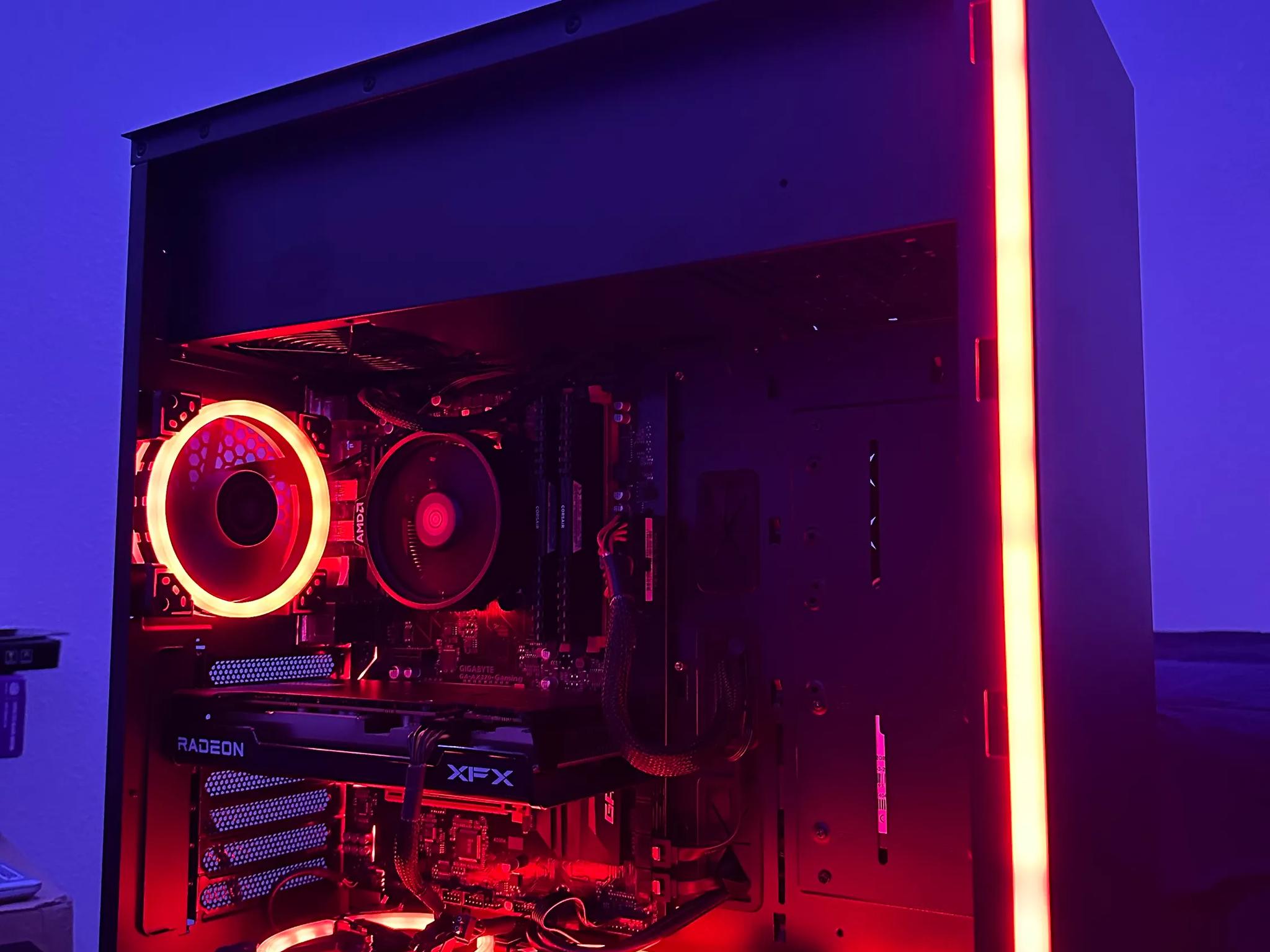 Ryzen 7 1700x / Rx 6600xt 8gb / 16gb DDr4 3000mhz Ram Custom Gaming PC