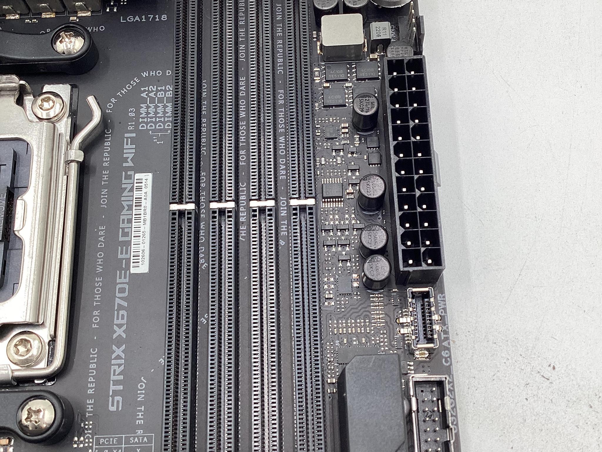 ASUS ROG Strix X670E-E Gaming Socket AM5(LGA 1718) Ryzen 7000 ATX Motherboard