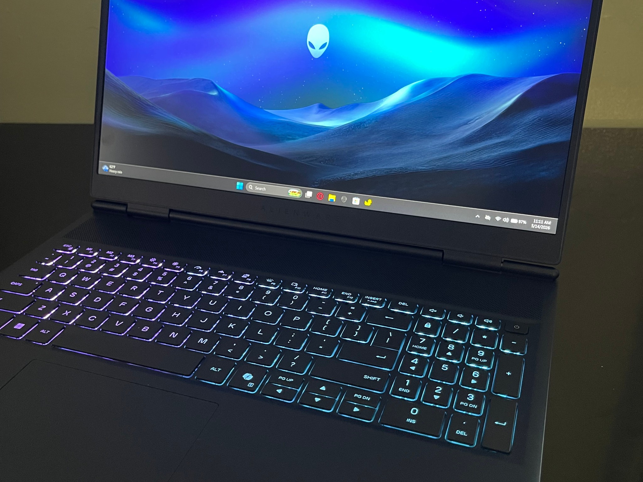 👽Alienware X16 Gaming laptop / RTX 5060 / I9 ultra 275HX 24-core/ 32gb DDR5/ 1TB NVMe🛸