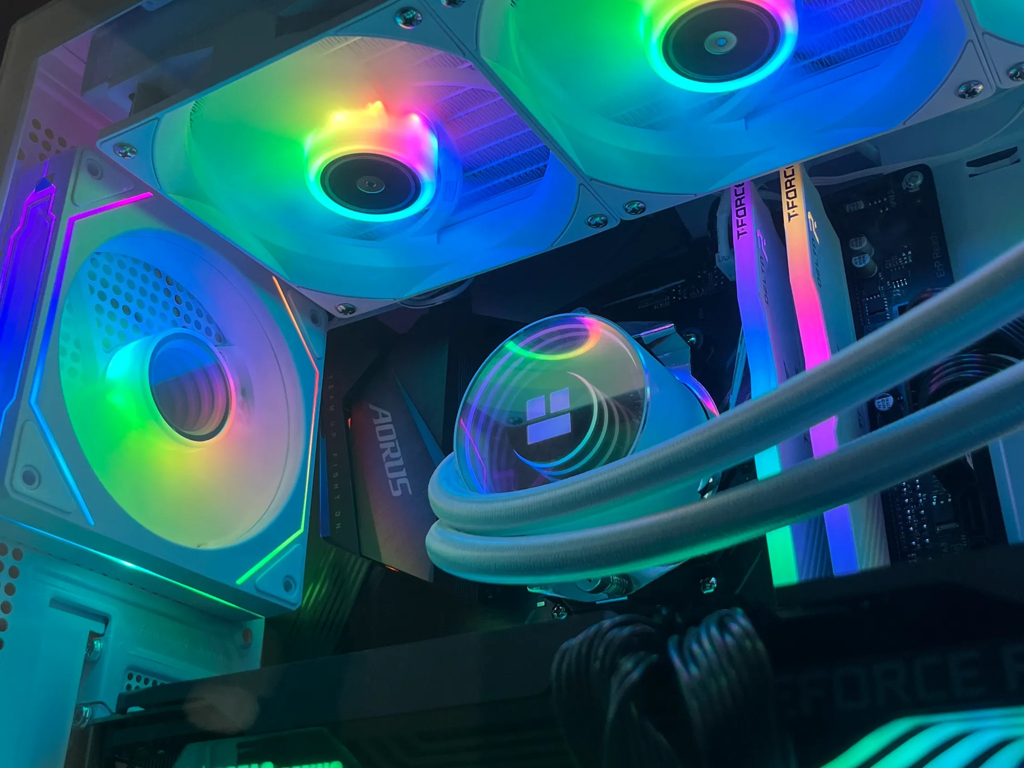 White Shadow 👻 | Ryzen 7 5700X RTX 3080 32GB DDR4 WiFi 1TB SSD