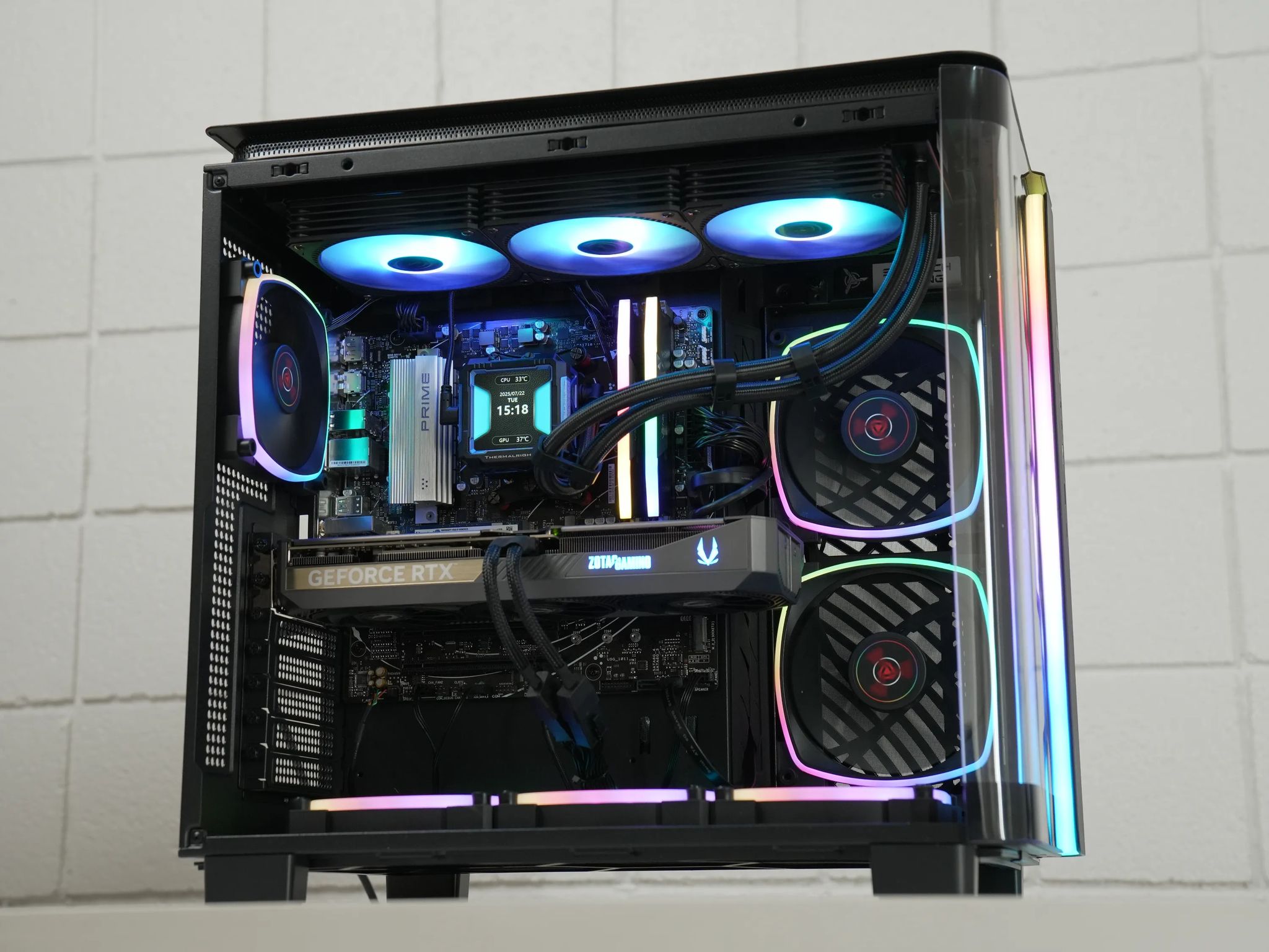 RTX 5070 Gaming PC | RYZEN 7 7700X | 32GB DDR5 | 2TB SSD | WiFi & BT |
