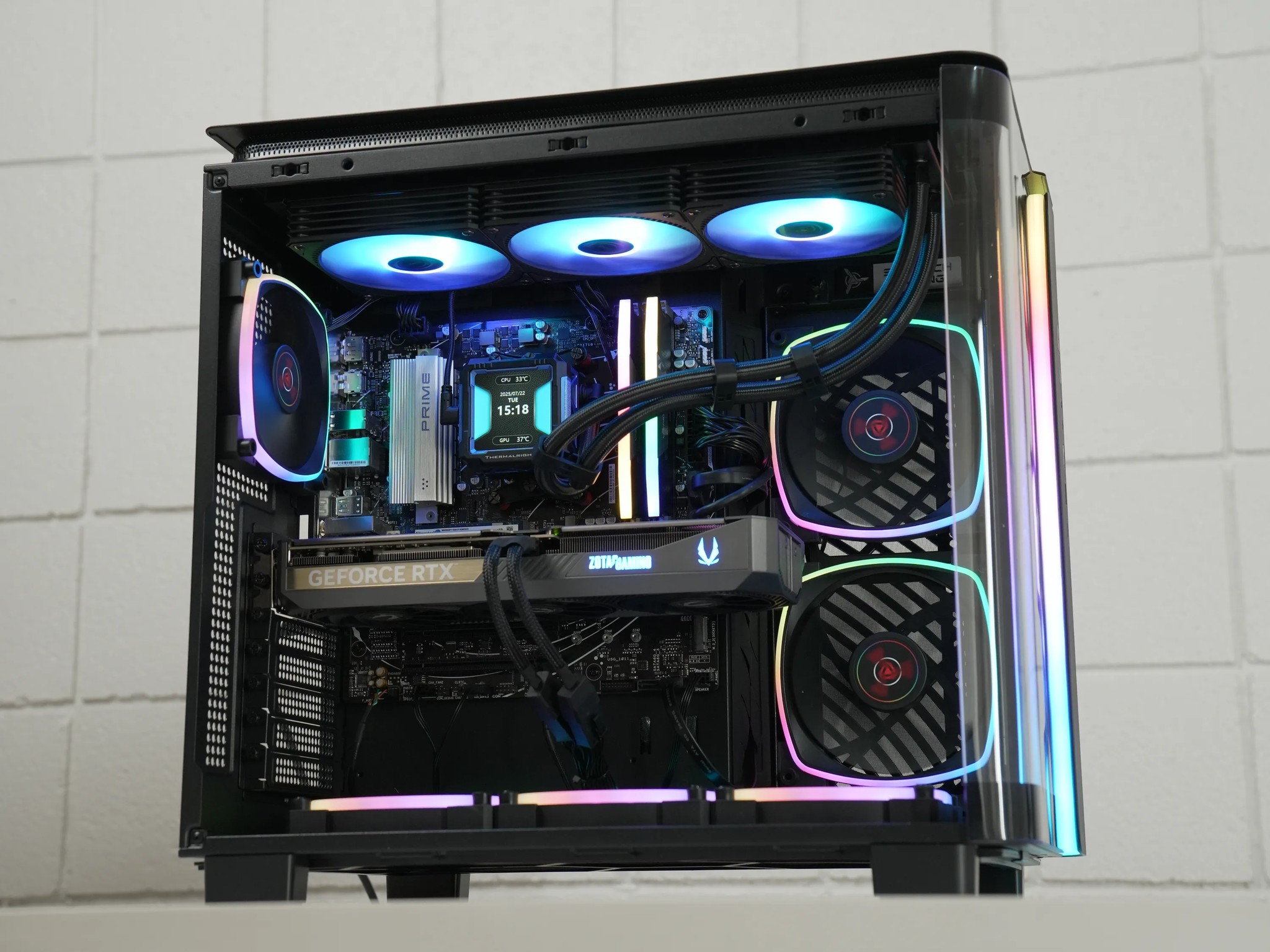 RTX 5070 Gaming PC | RYZEN 7 7700X | 32GB DDR5 | 2TB SSD | WiFi & BT |
