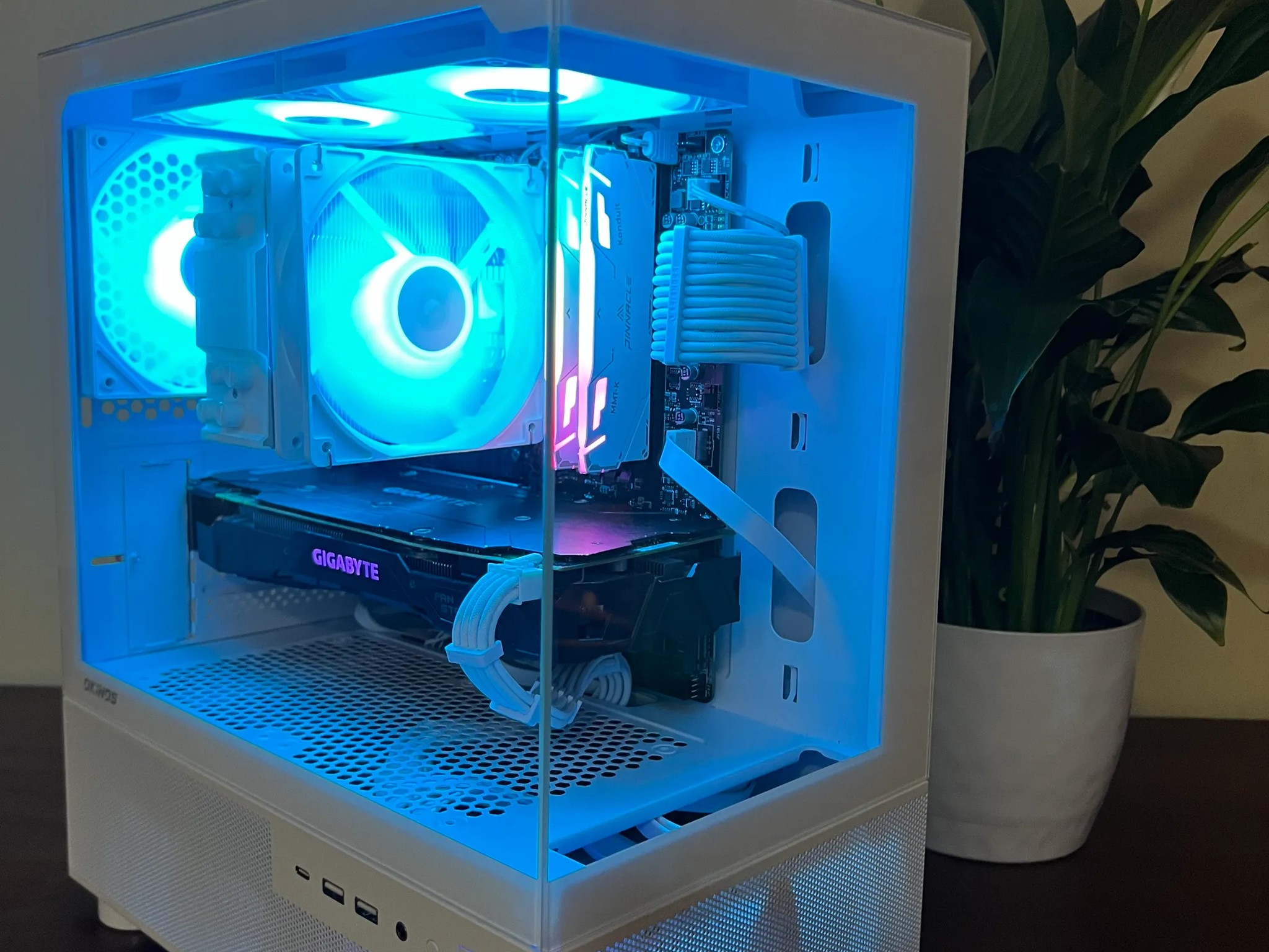 Gaming PC Nvidia GTX 1080 8gb 1tb SSD 16GB RAM WIFi+BT WINDOWS 11, Ryzen 5-5600
