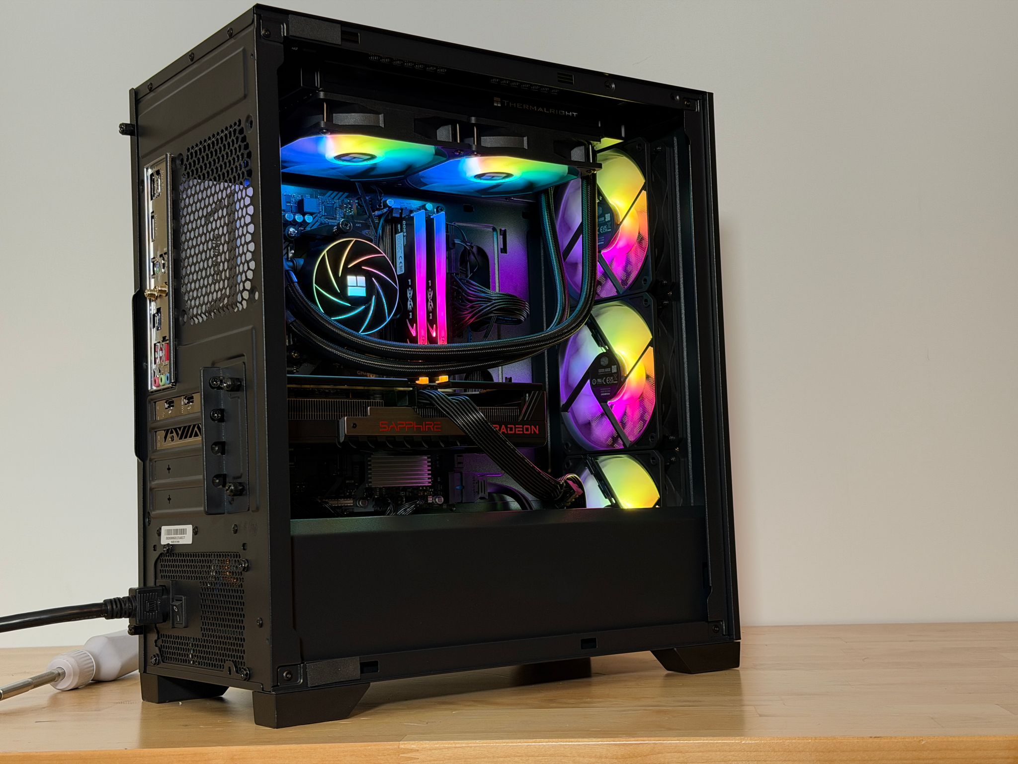 RX 9060XT Ryzen 7 7700x Gaming PC