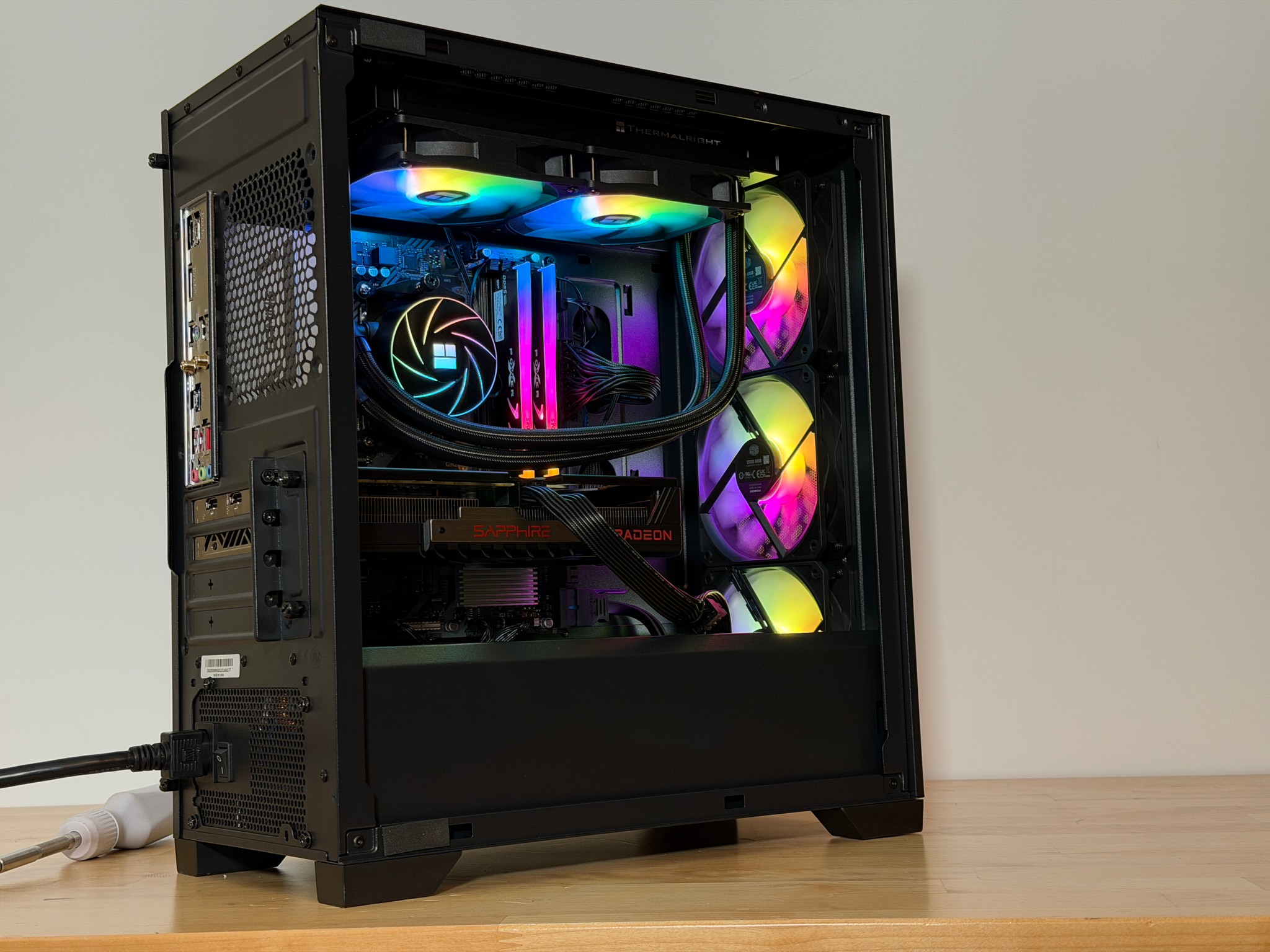 RX 9060XT Ryzen 7 7700x Gaming PC