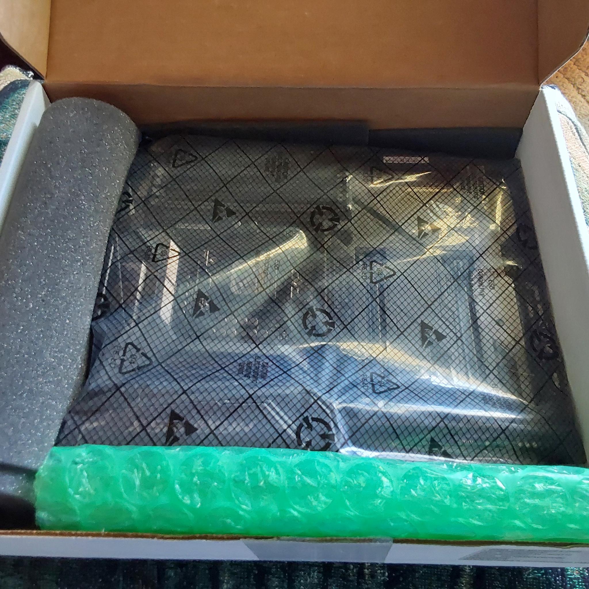 ASUS ROG MAXIMUS X CODE Z370 LGA1151 Intel DDR4 ATX Motherboard (Open Box)