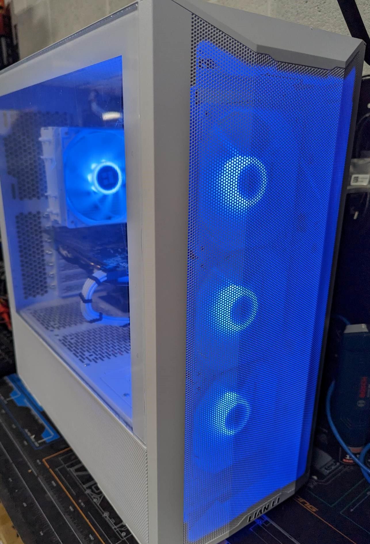 UCW Ready To Play: Custom Z390 Build (i7-8700 + RX 580)