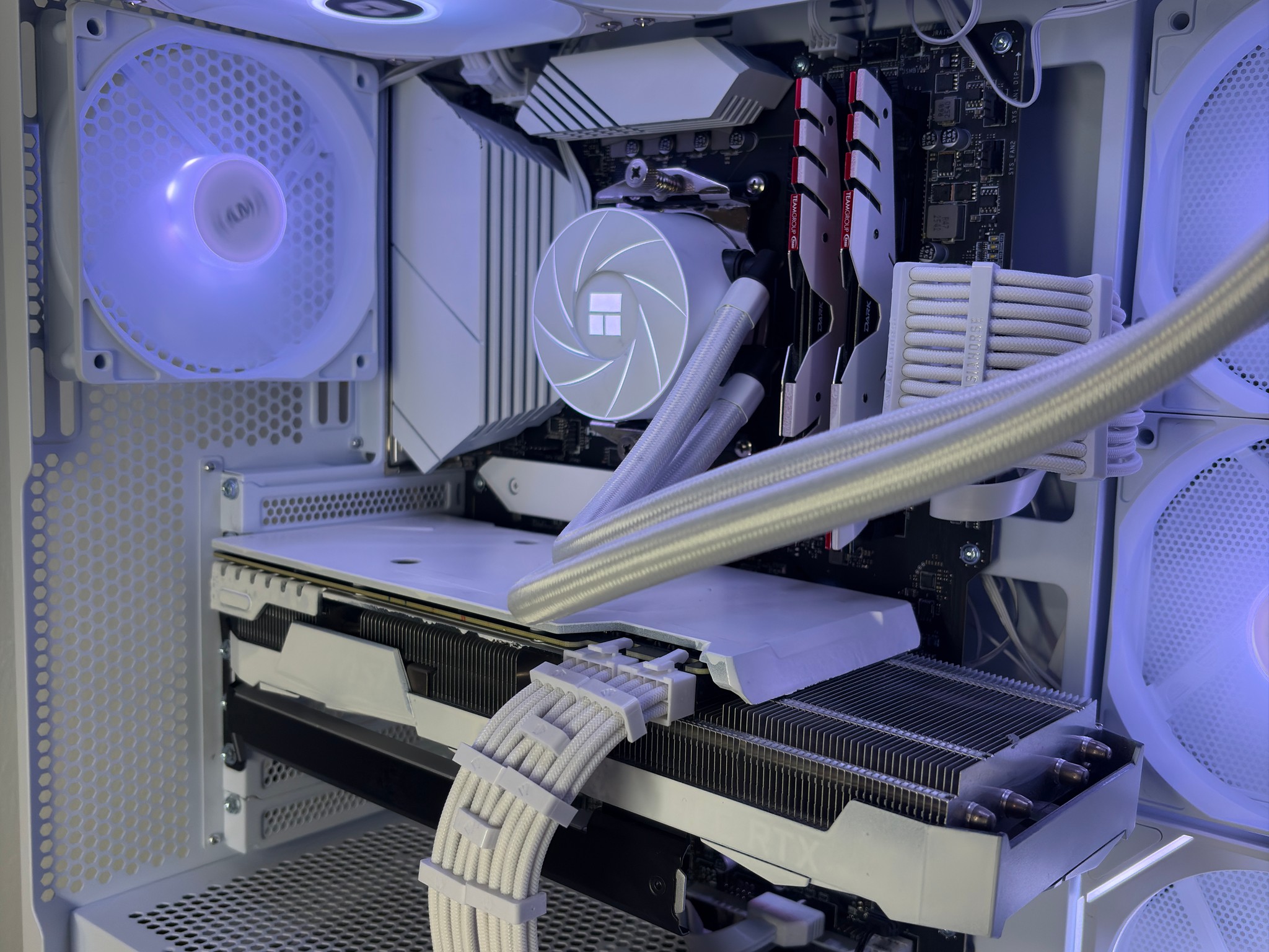 🧊❄️ Glacier Series All White Gaming PC / Ryzen 7 + RTX 3070 / 1TB NVMe SSD / Ready To Play! ❄️🧊