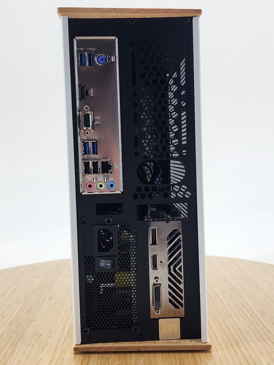 Gaming PC Ryzen 5 5600G 16GB RAM 512GB SSD GTX 1650 SUPER 4G