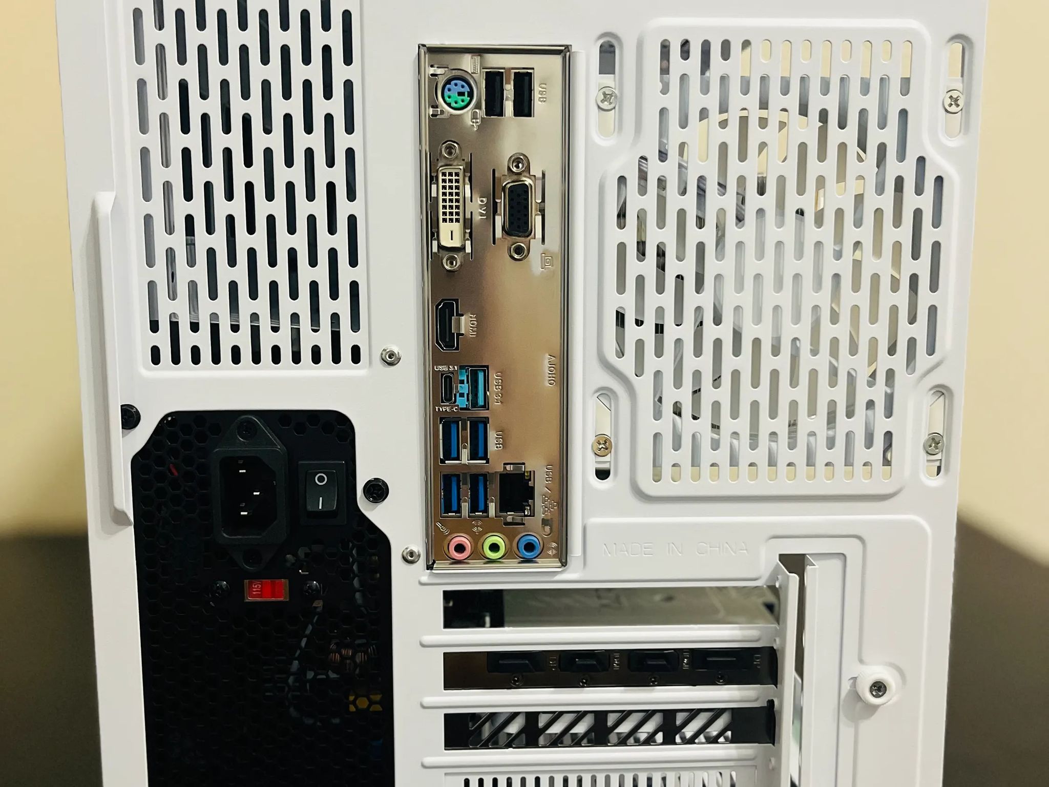 | RTX 4060 | Ryzen 5 5600 X | 16 GB 3200 Mhz | 500 GB Storage | Beautiful ARGB Supercomputer |