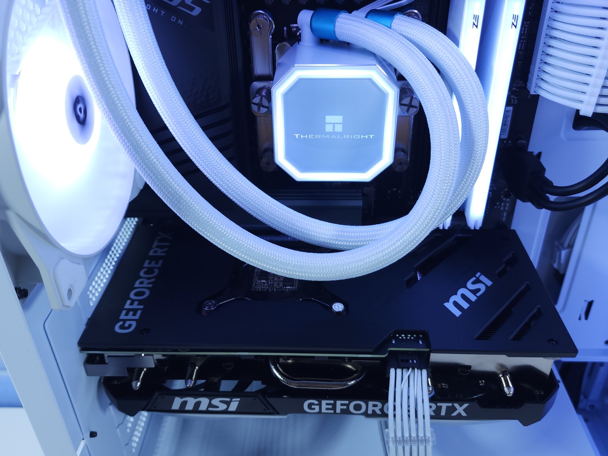 🤍🤍1440p Gaming | RTX 4070 Ti 12GB | Core i5 12600KF | 32GB 5600MHz DDR5 | 2TB NVMe SSD Gen 4