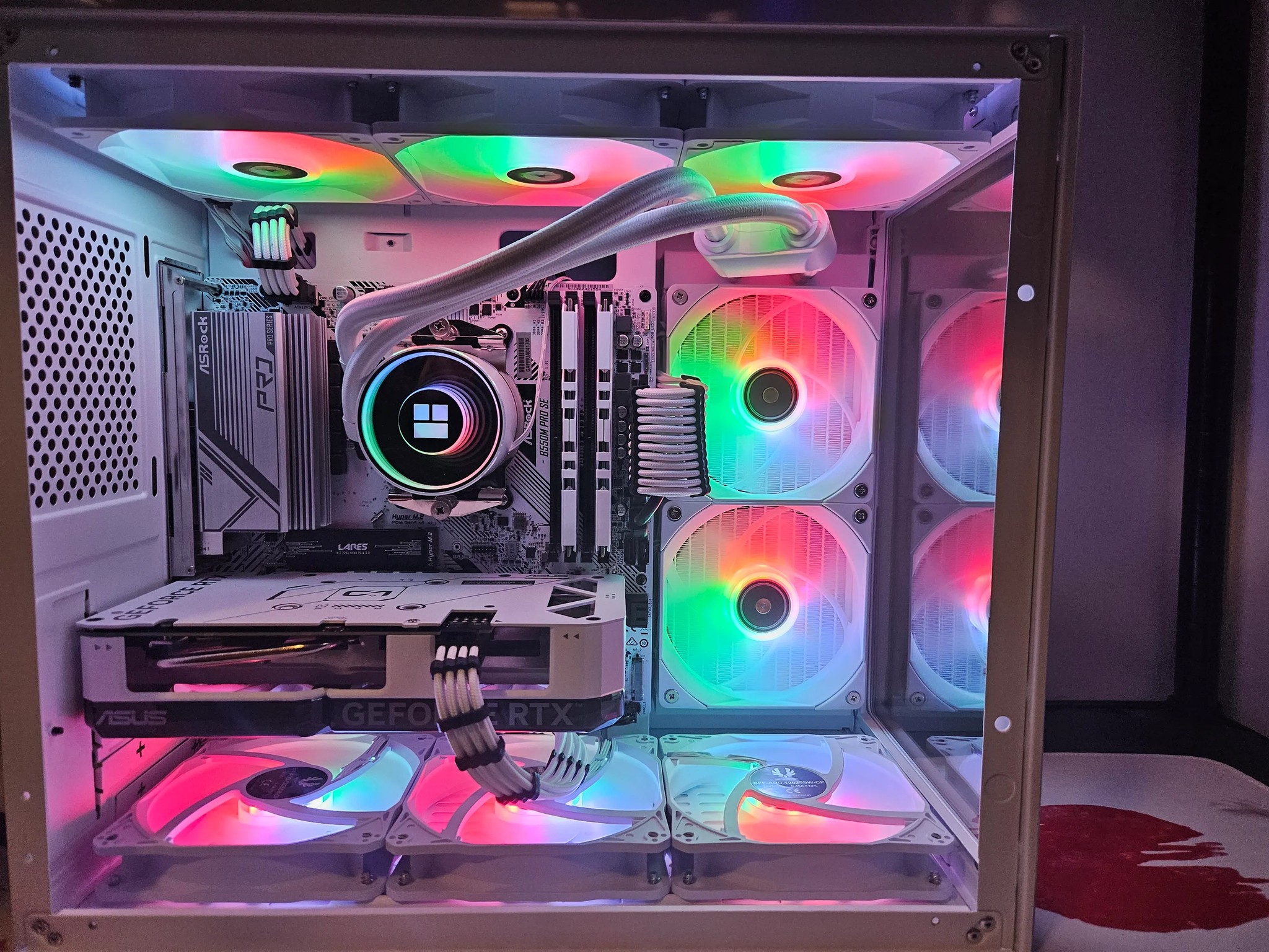 CYBER MONDAY SPECIAL Arctic Beast Ryzen 7 5700X / 32GB / 2TB SSD / RTX 4060
