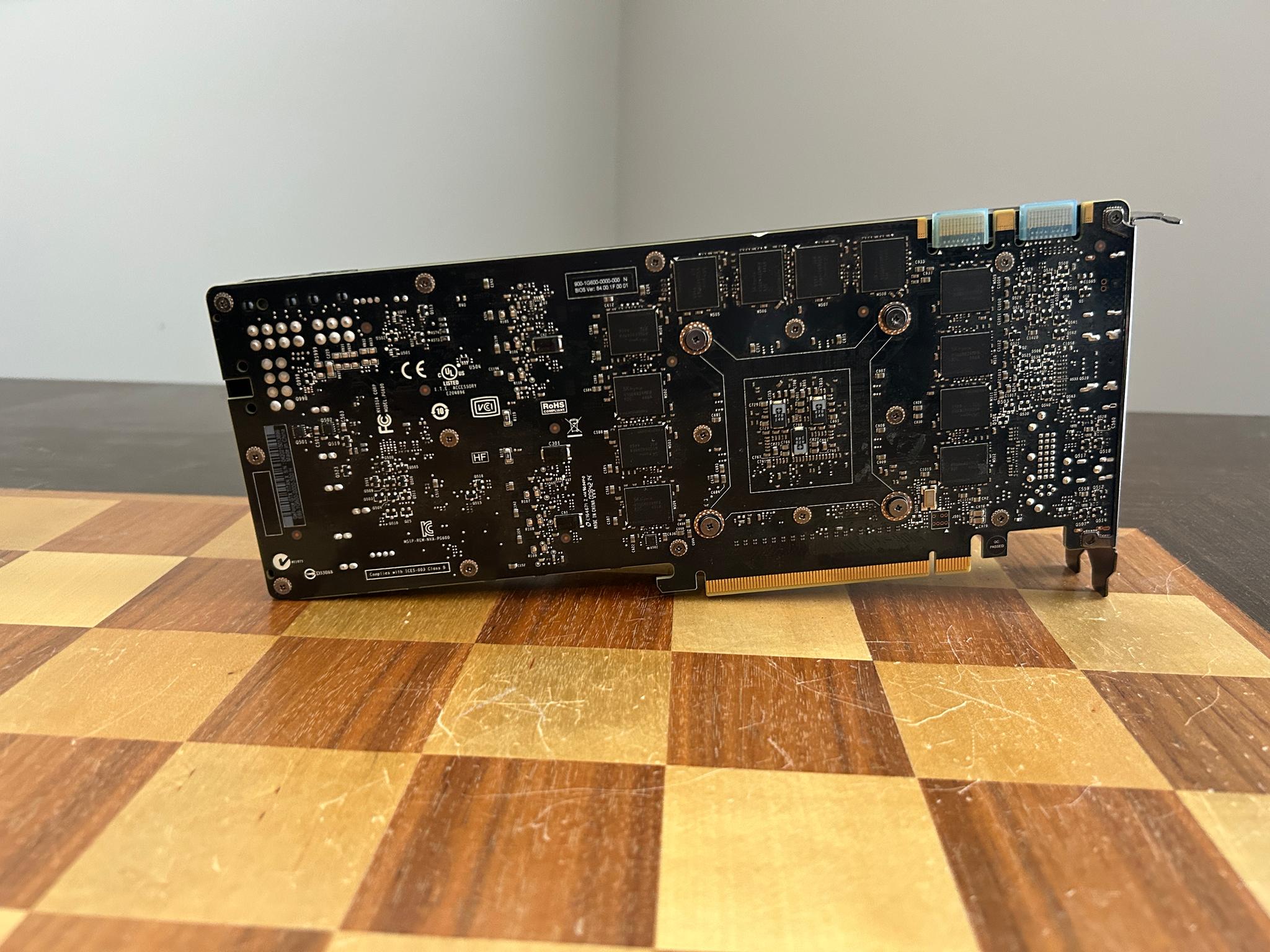 Nvidia GTX Titan X (Maxwell) **Not stock cooler, not a GTX 980**