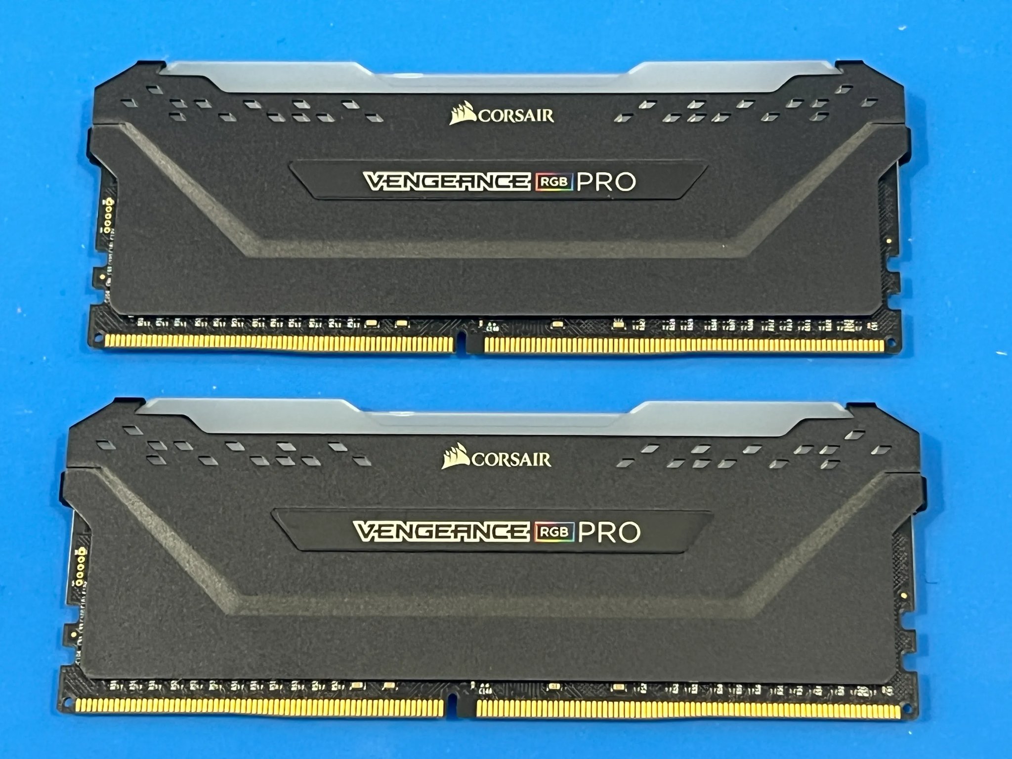 CORSAIR VENGEANCE® RGB PRO 64GB (2 x 32GB) DDR4 DRAM 3200MHz C16 Memory Kit — Black