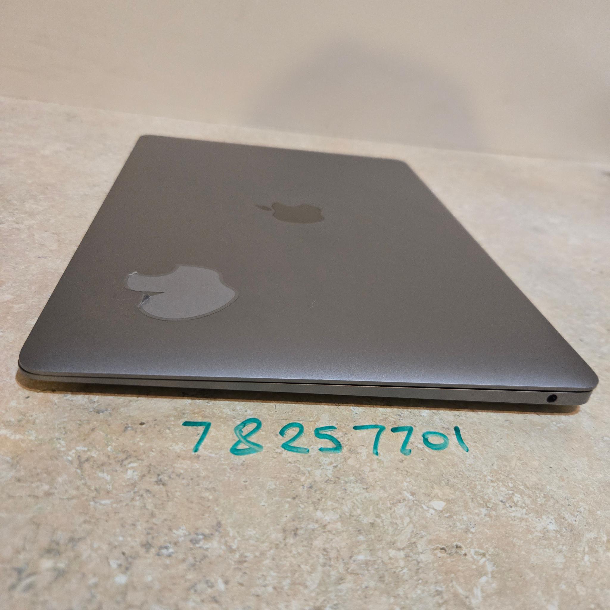 Apple Macbook Air 13 inch Laptop - 2020 - 256GB SSD - intel i5 - Model A2179