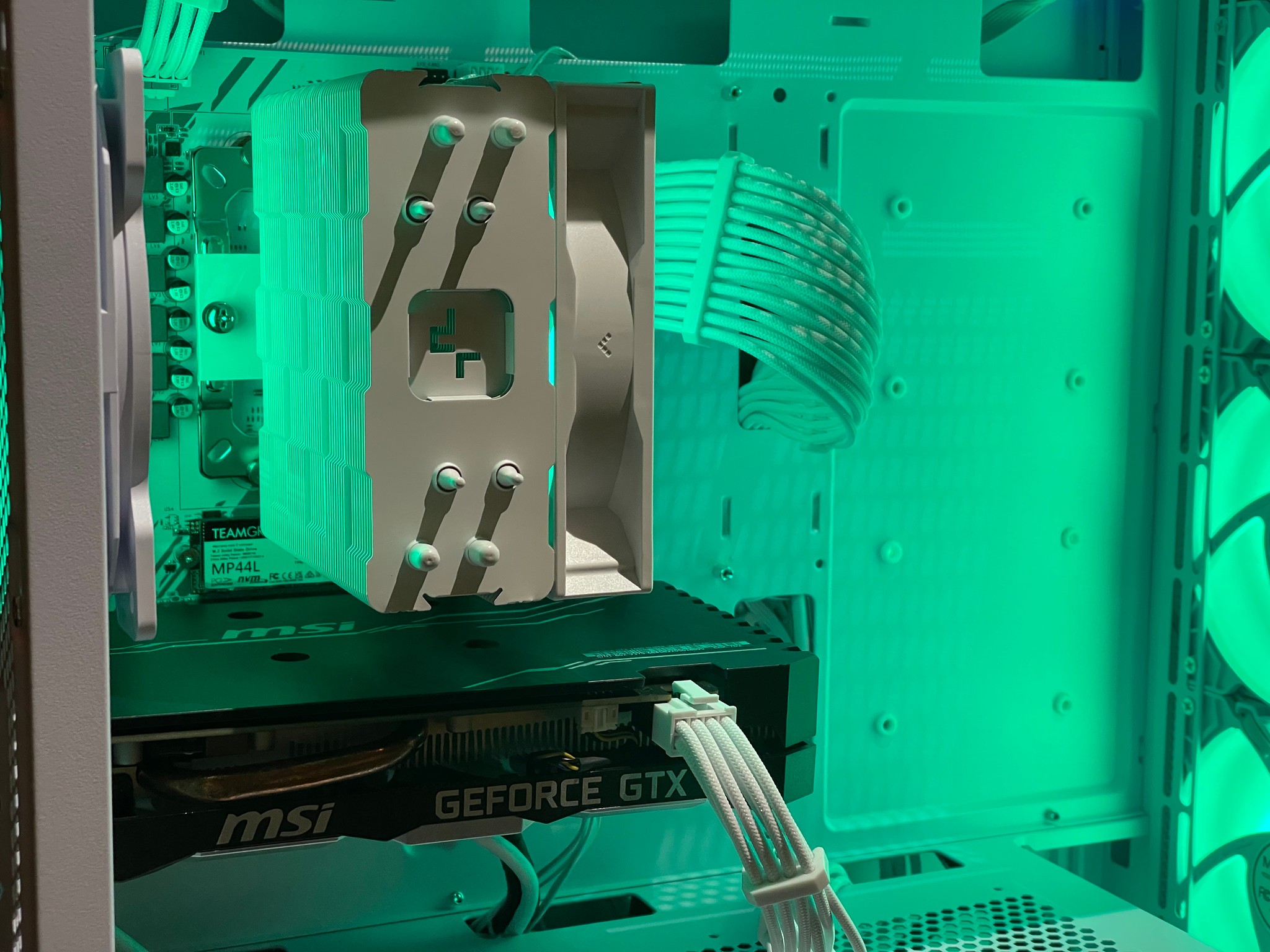 🔥White Value Gaming PC - GTX 1660 SUPER | Ryzen 5 | 16GB RAM | 1TB SSD | RGB 🔥