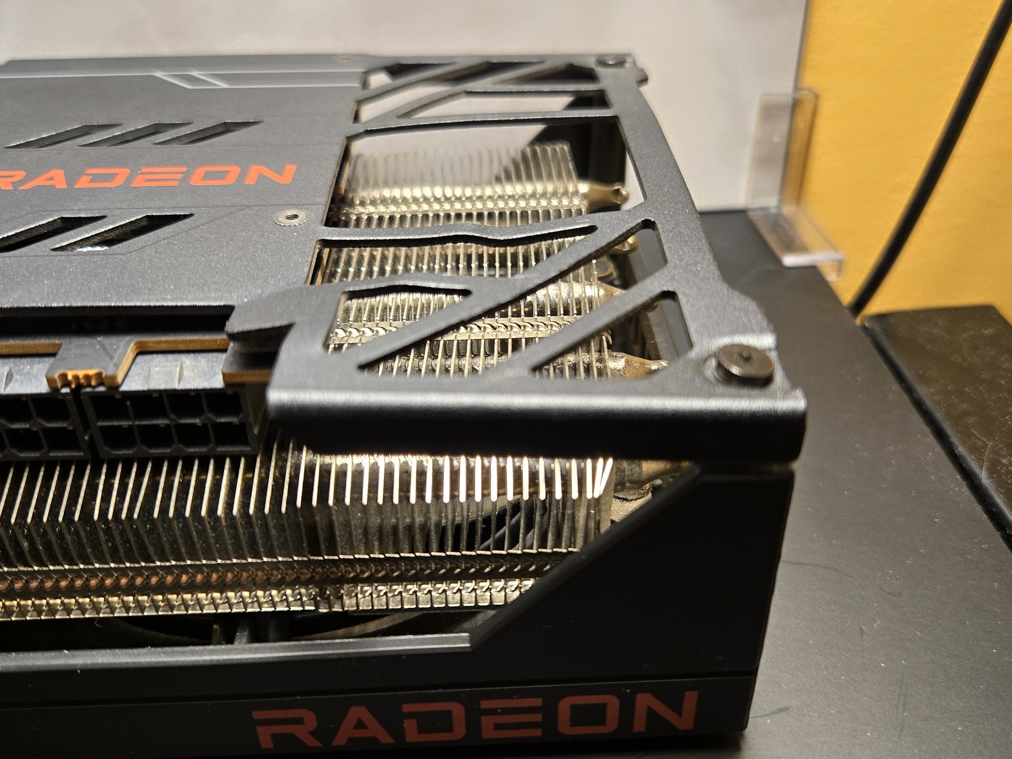 Sapphire Pulse RX 6800XT 16GB Scuff/Scrape