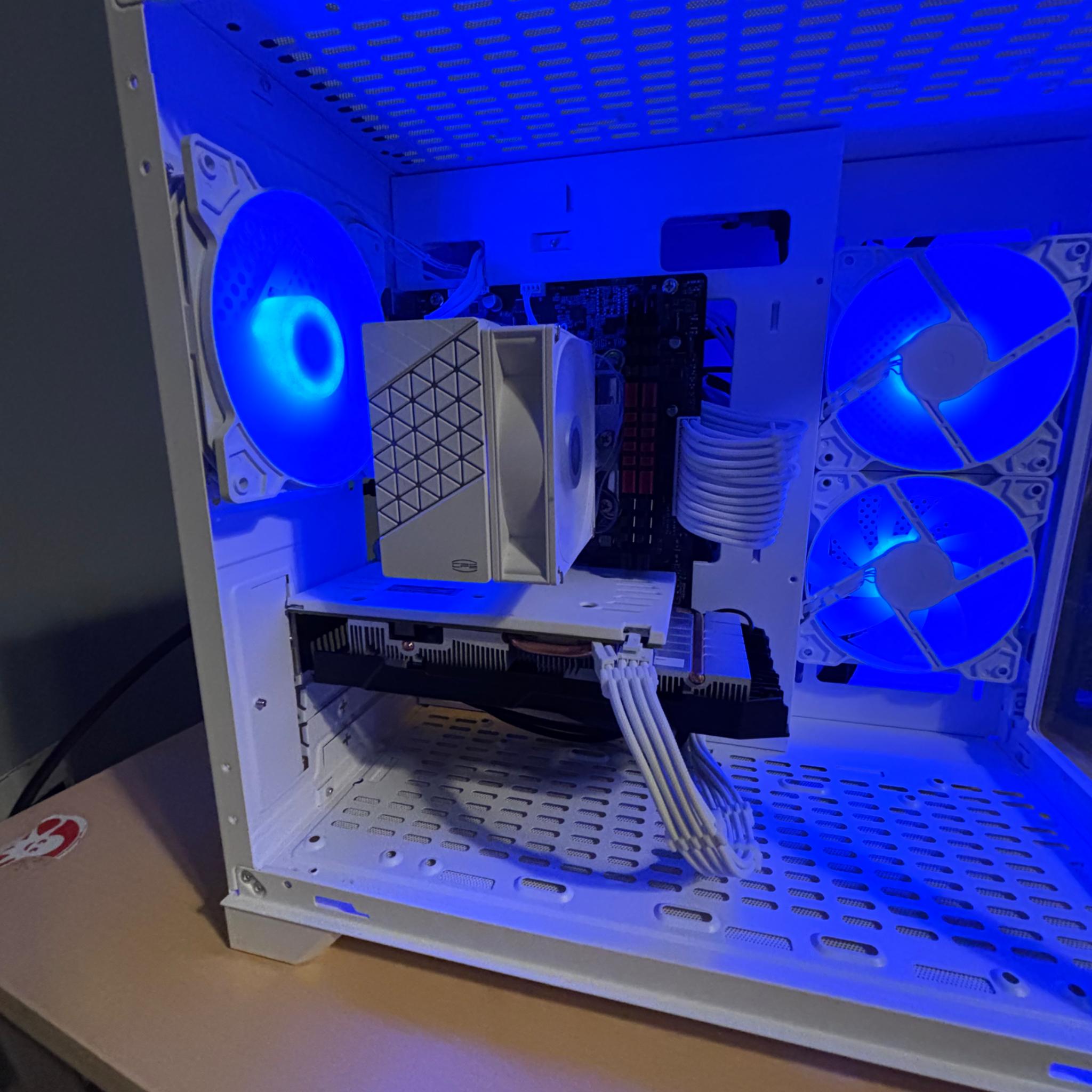 *HOLIDAY DEAL🎄*High quality all white i7 PC