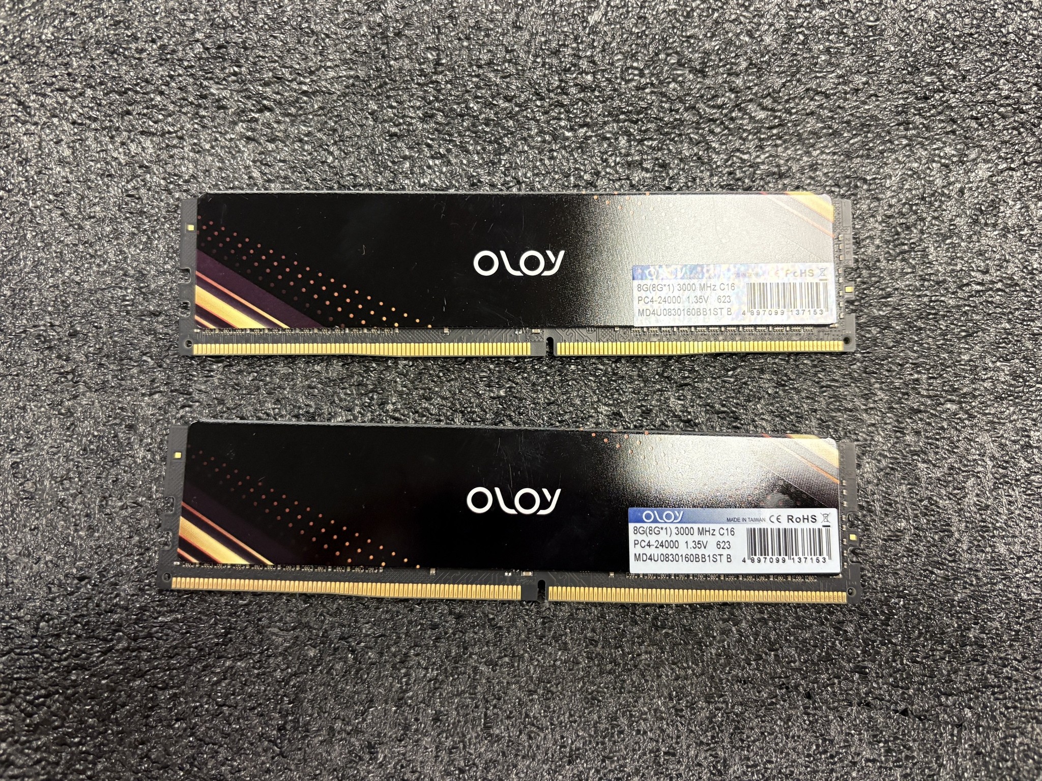 OLOy 16GB (2x8GB) DDR4 3000MHz ND4U0830160BB1ST - Desktop Memory
