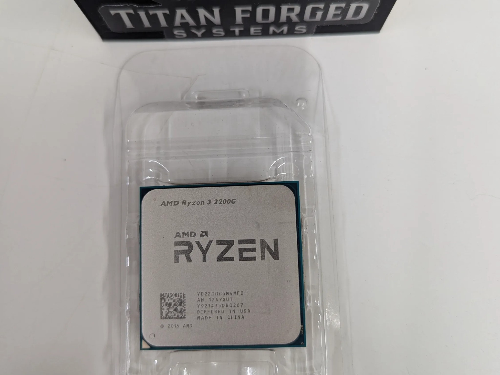 🔹 AMD Ryzen 3 2200G | 4 Cores / 4 Threads | Vega 8 Graphics