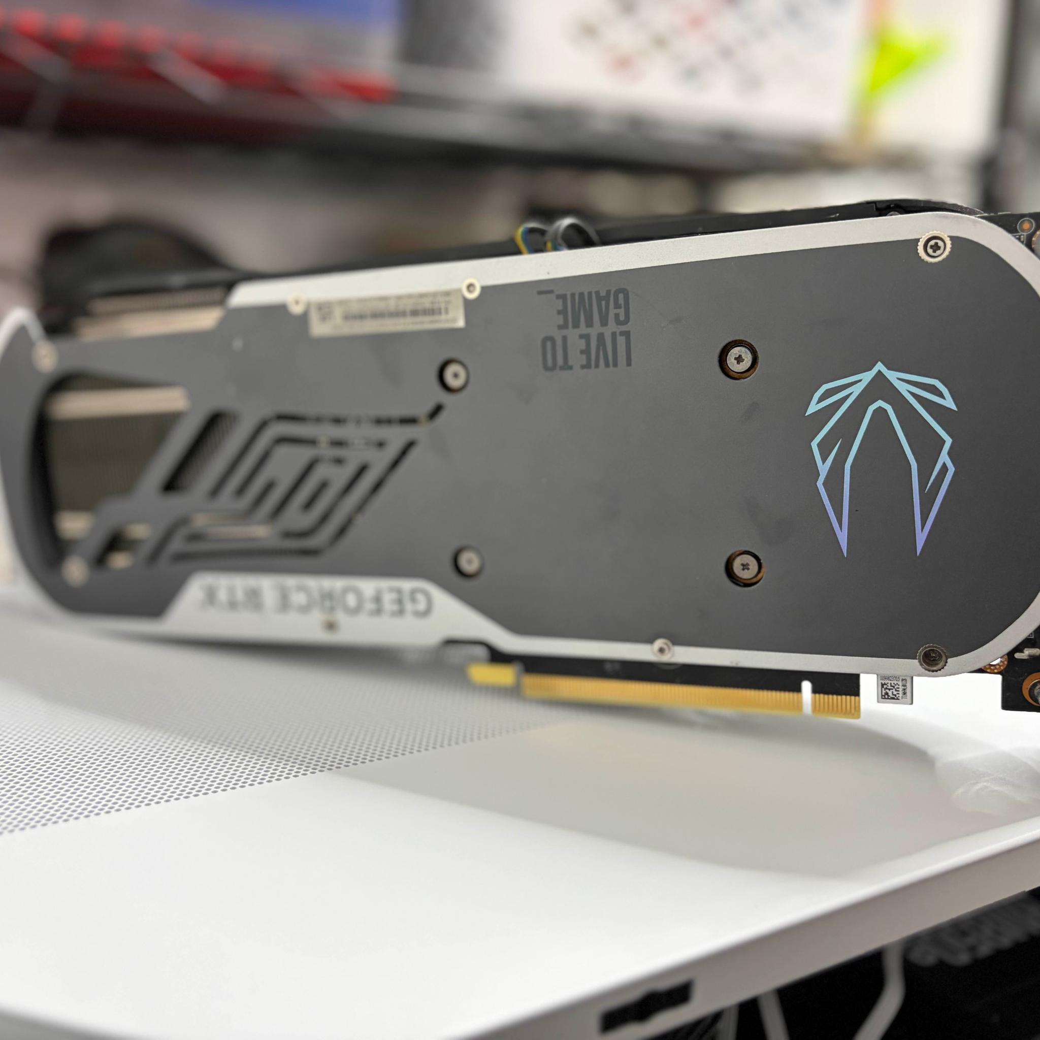 ZOTAC GAMING GeForce RTX 4070 Ti Trinity OC 12GB GDDR6X