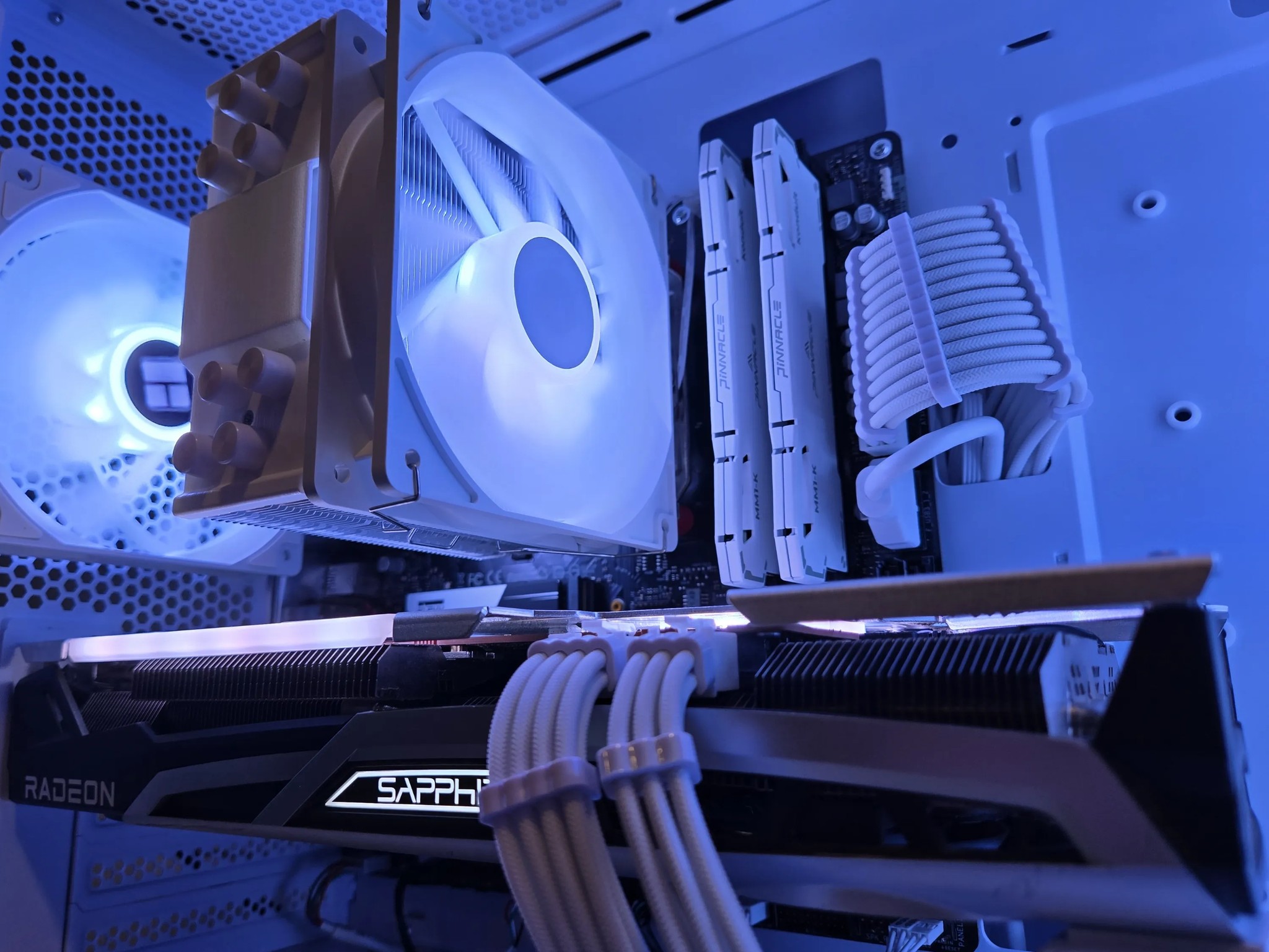 🖥️White 1080/1440p Gaming PC |5600X | RX 6700XT 12GB | 32GB DDR4 | ITB SSD| Wifi/BT| Win 11 Pro🖥️